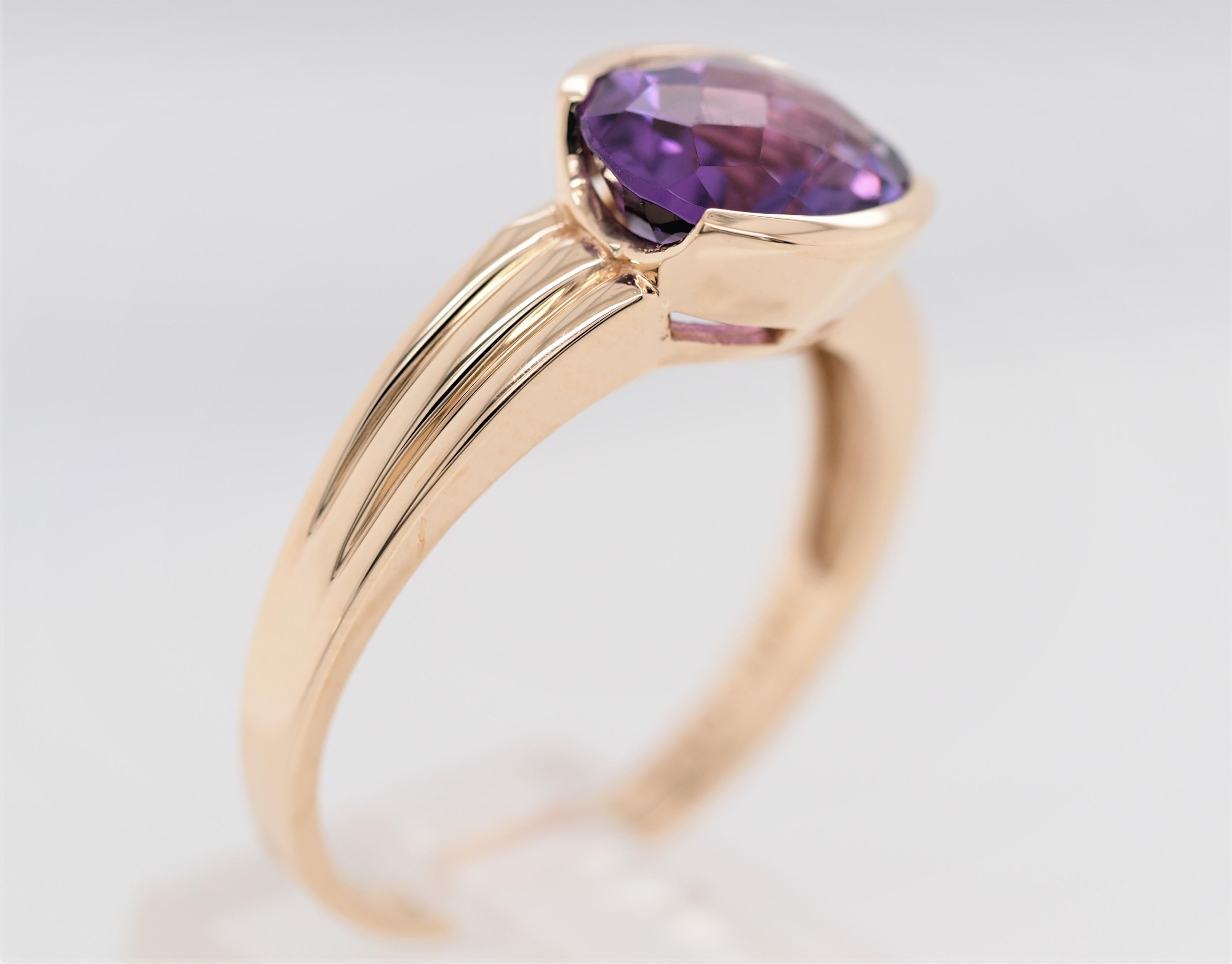 Oval Cut Amethyst 14 Karat Yellow Gold Fashion Ring For Sale 2