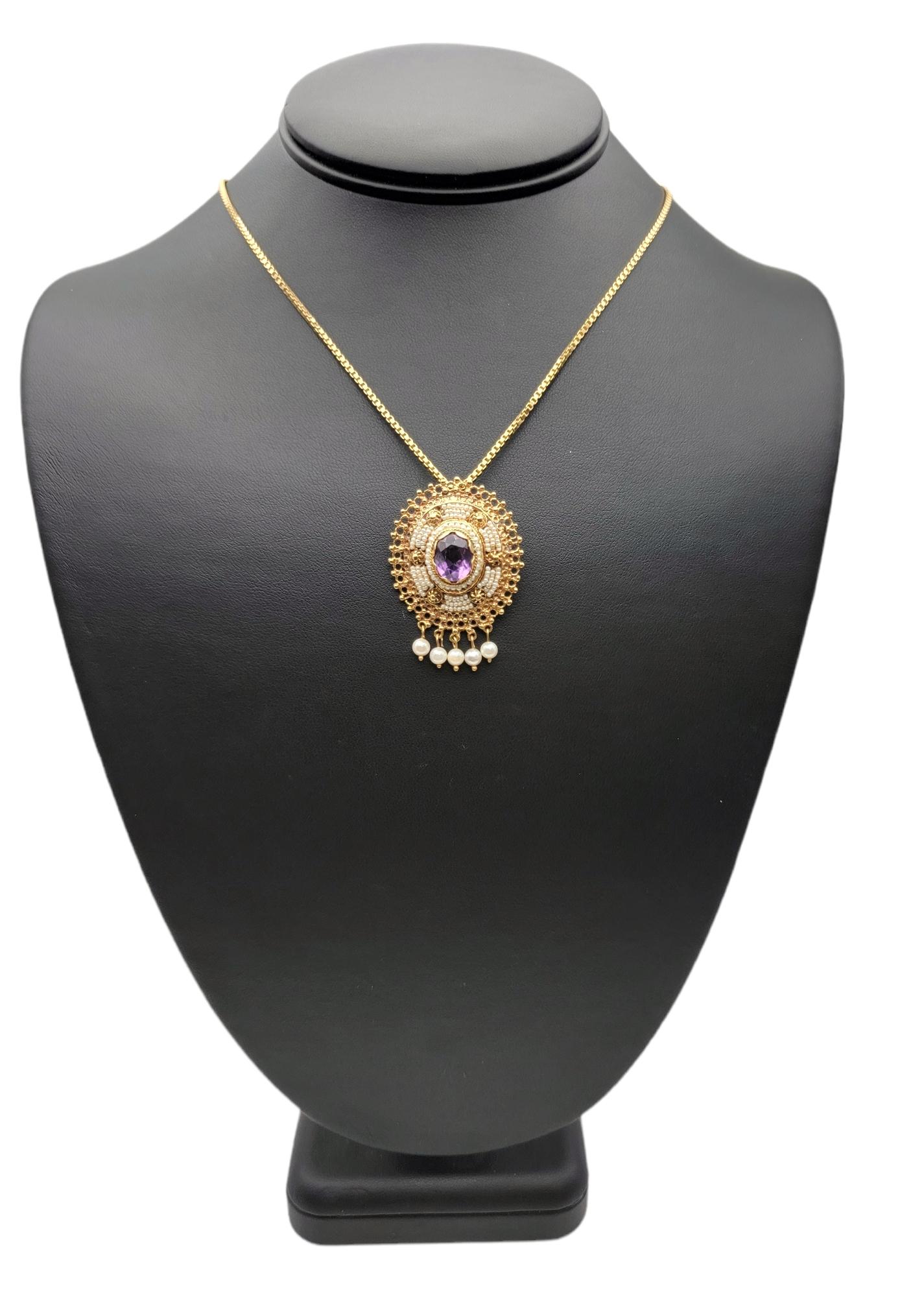 Broche/pendentif en or jaune 14 carats avec améthyste taille ovale, graines et perles d' Akoya en vente 1