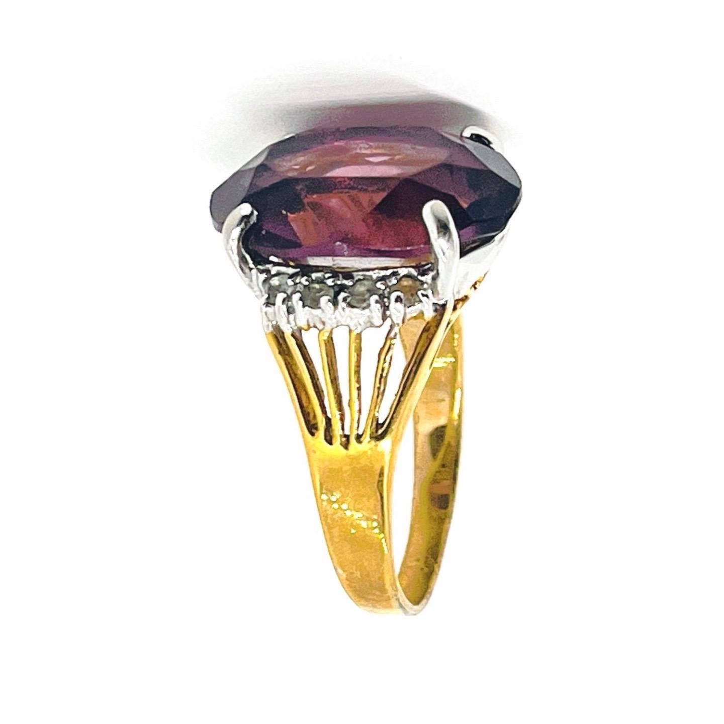 Oval-cut Amethyst, Clear Roundcut Rhinestone Cathedral Shank Ring, Sz 9, 1980s For Sale 5