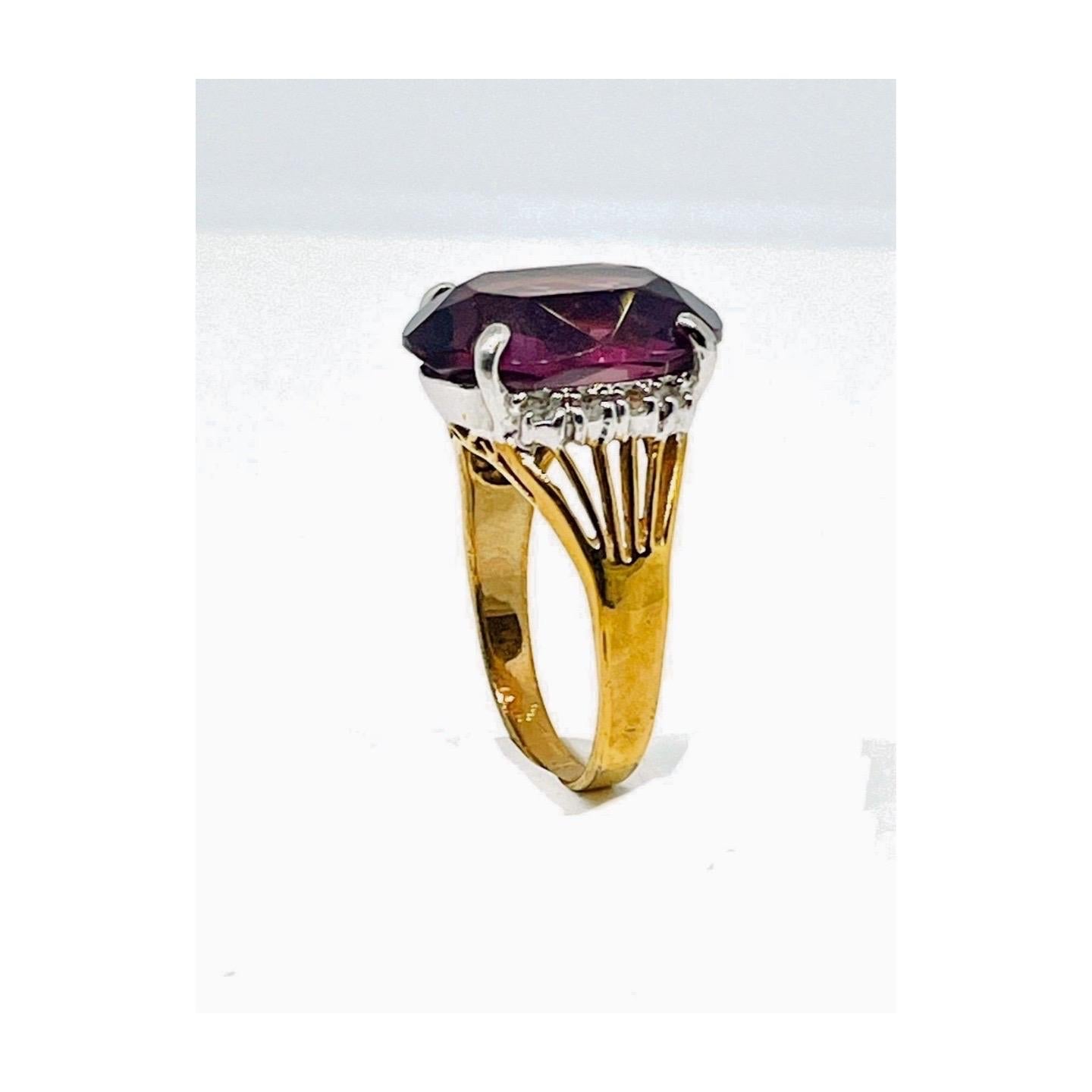 Retro Oval-cut Amethyst, Clear Roundcut Rhinestone Cathedral Shank Ring, Sz 9, 1980s For Sale