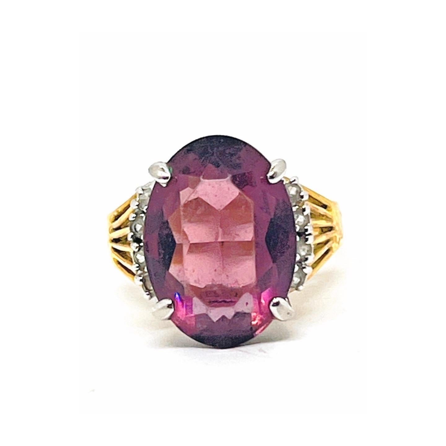 Oval-cut Amethyst, Clear Roundcut Rhinestone Cathedral Shank Ring, Sz 9, 1980s In Good Condition For Sale In Lynnwood, WA
