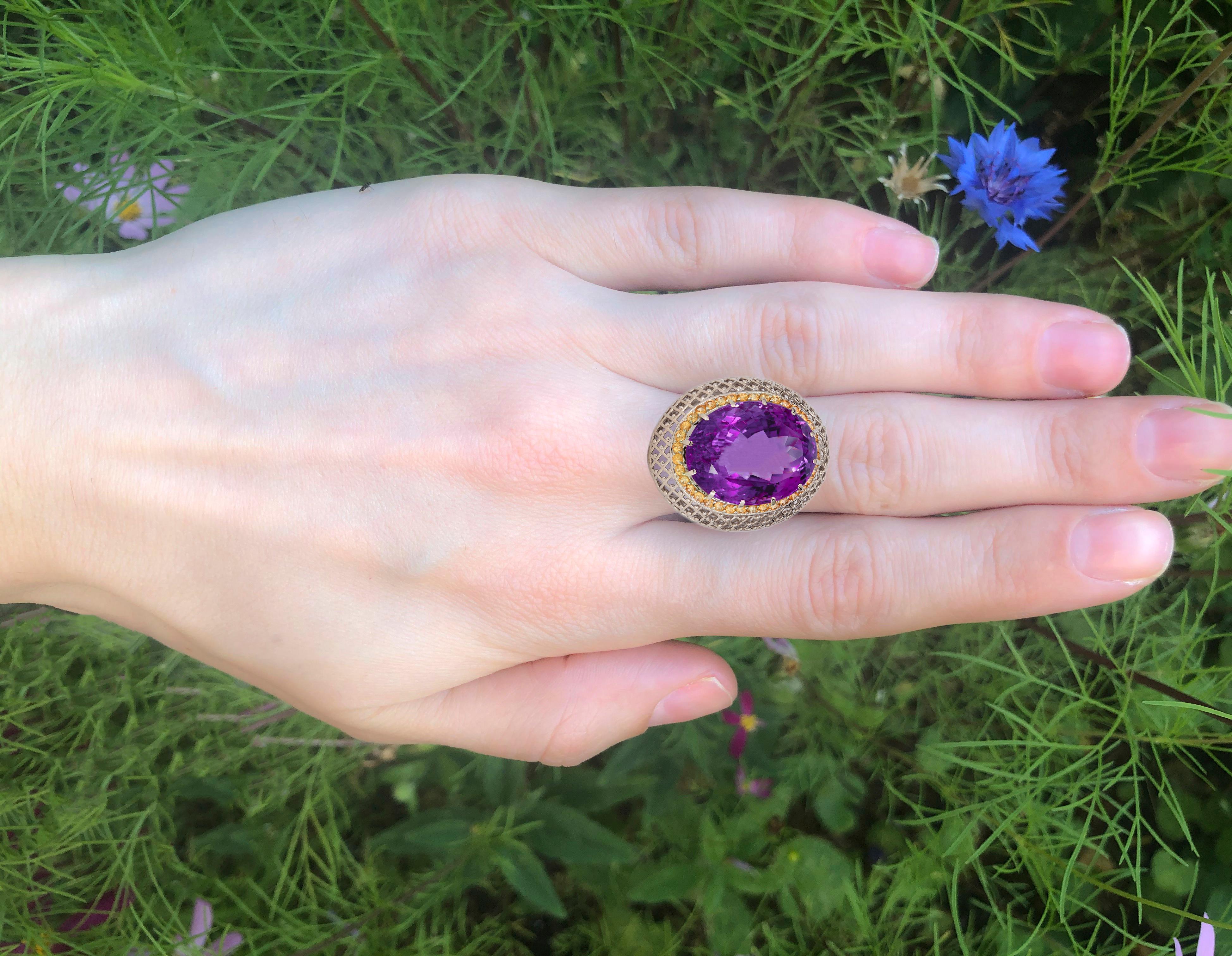 Oval cut amethyst cocktail ring with sapphires For Sale 1