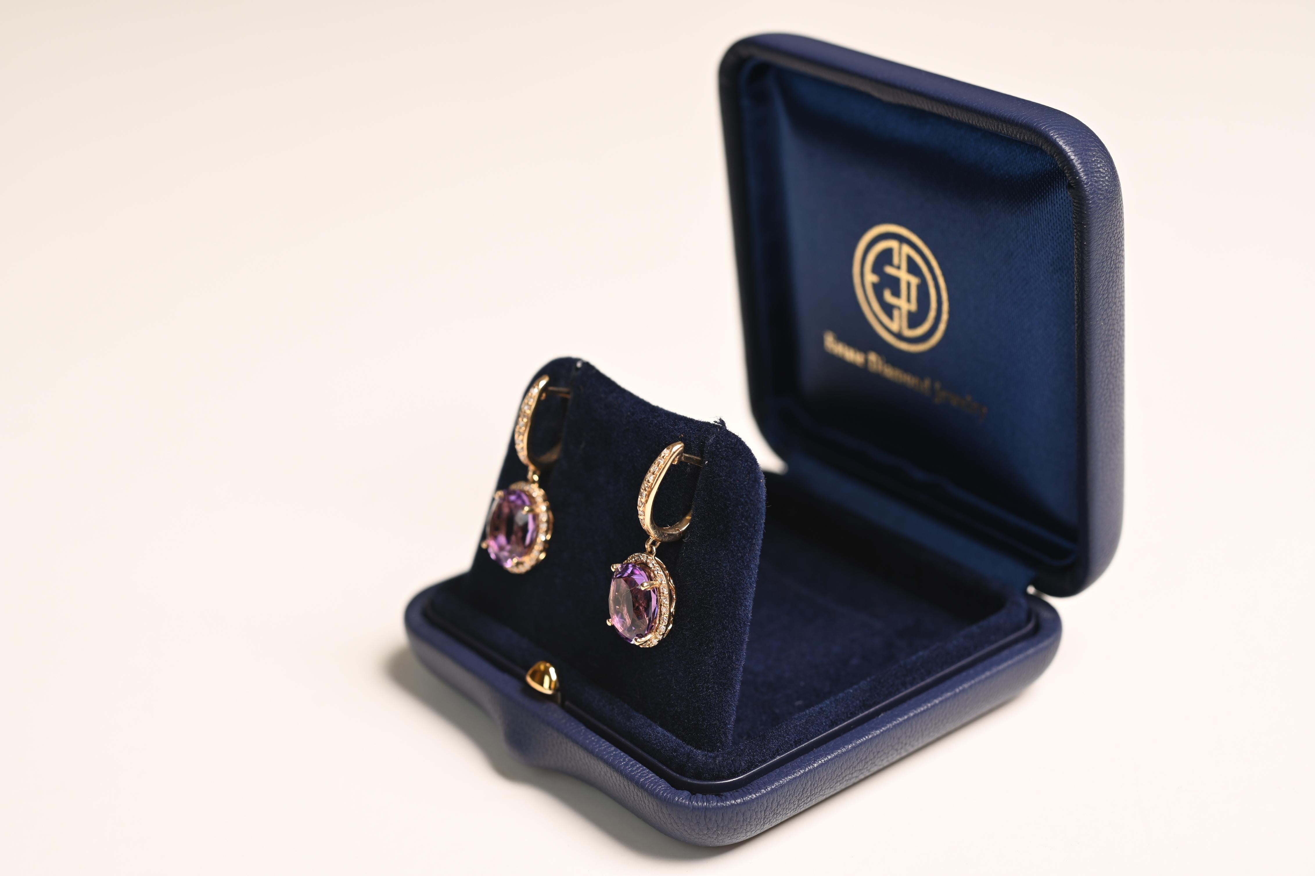 Art déco Boucles d'oreilles améthyste taille ovale, halo diamant, or jaune 14k en vente