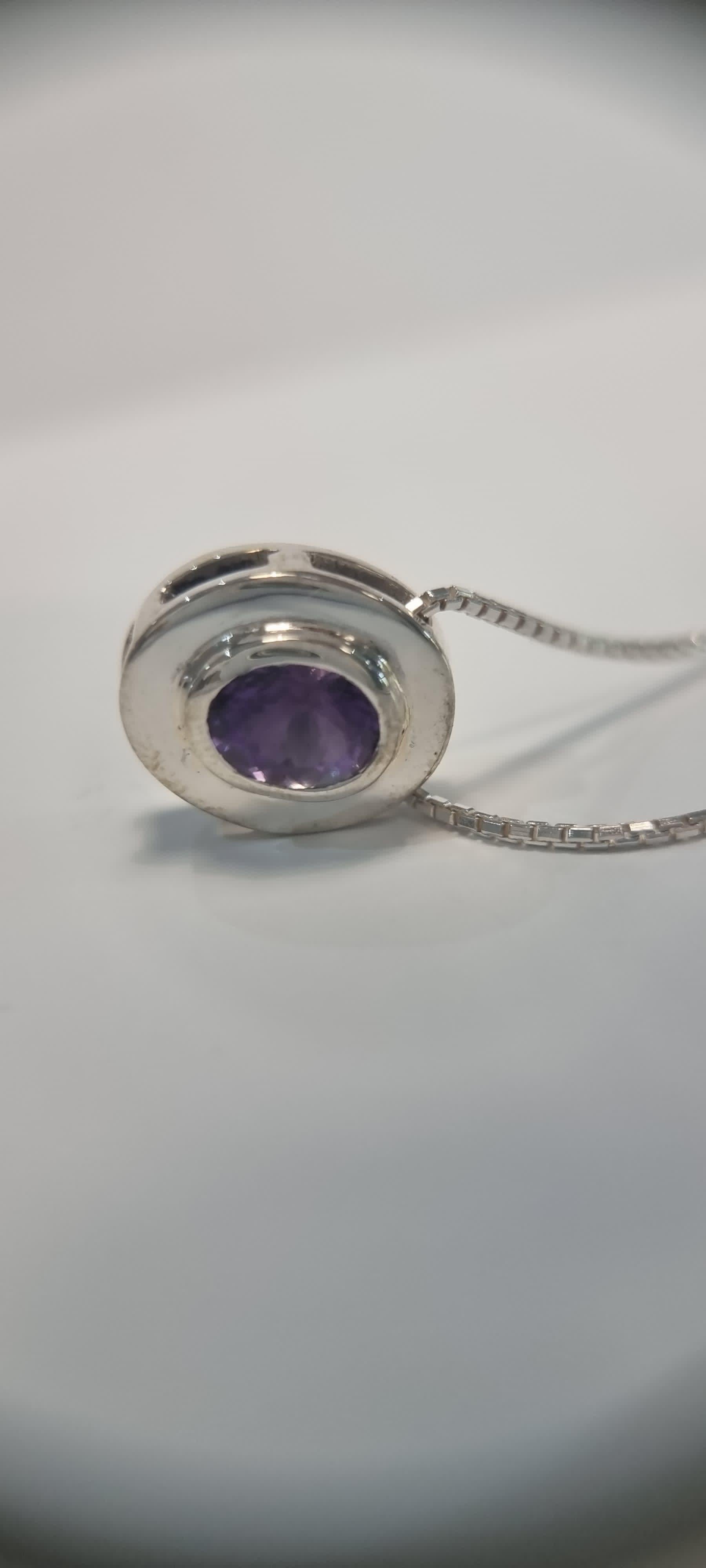 Oval-Cut Amethyst Pendant Necklace in Sterling Silver In New Condition For Sale In Lanham, MD