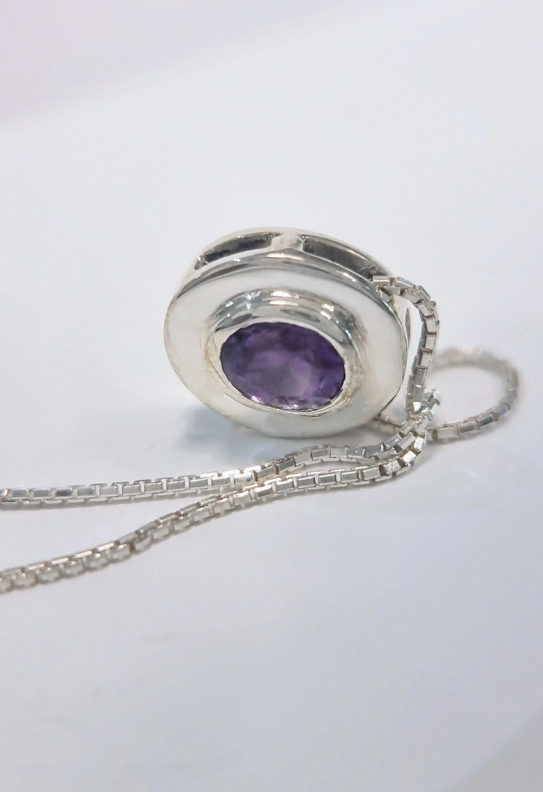Oval-Cut Amethyst Pendant Necklace in Sterling Silver For Sale 2