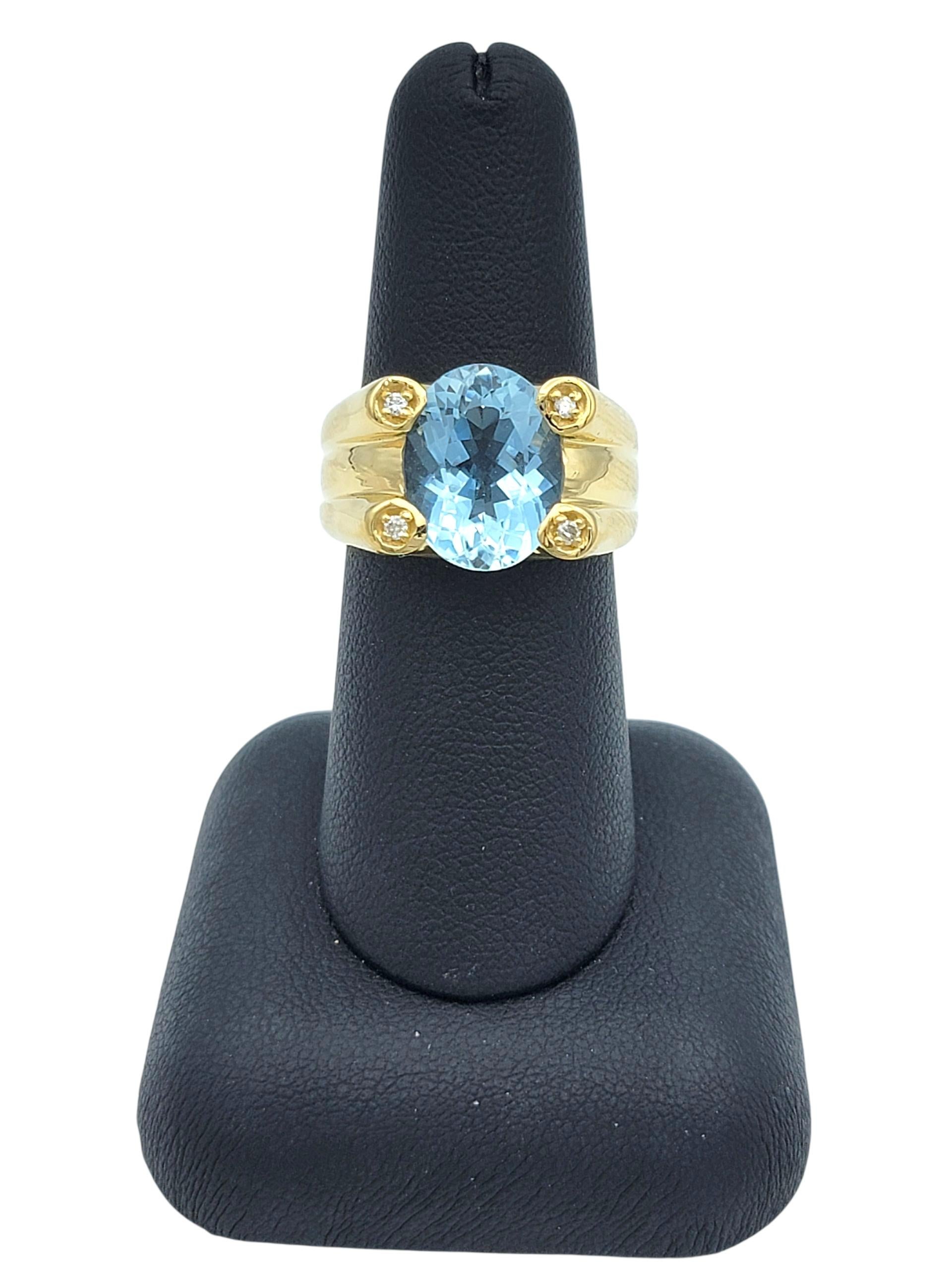 Anello cocktail con acquamarina taglio ovale e accenti di diamante in oro giallo 18 carati in vendita 5