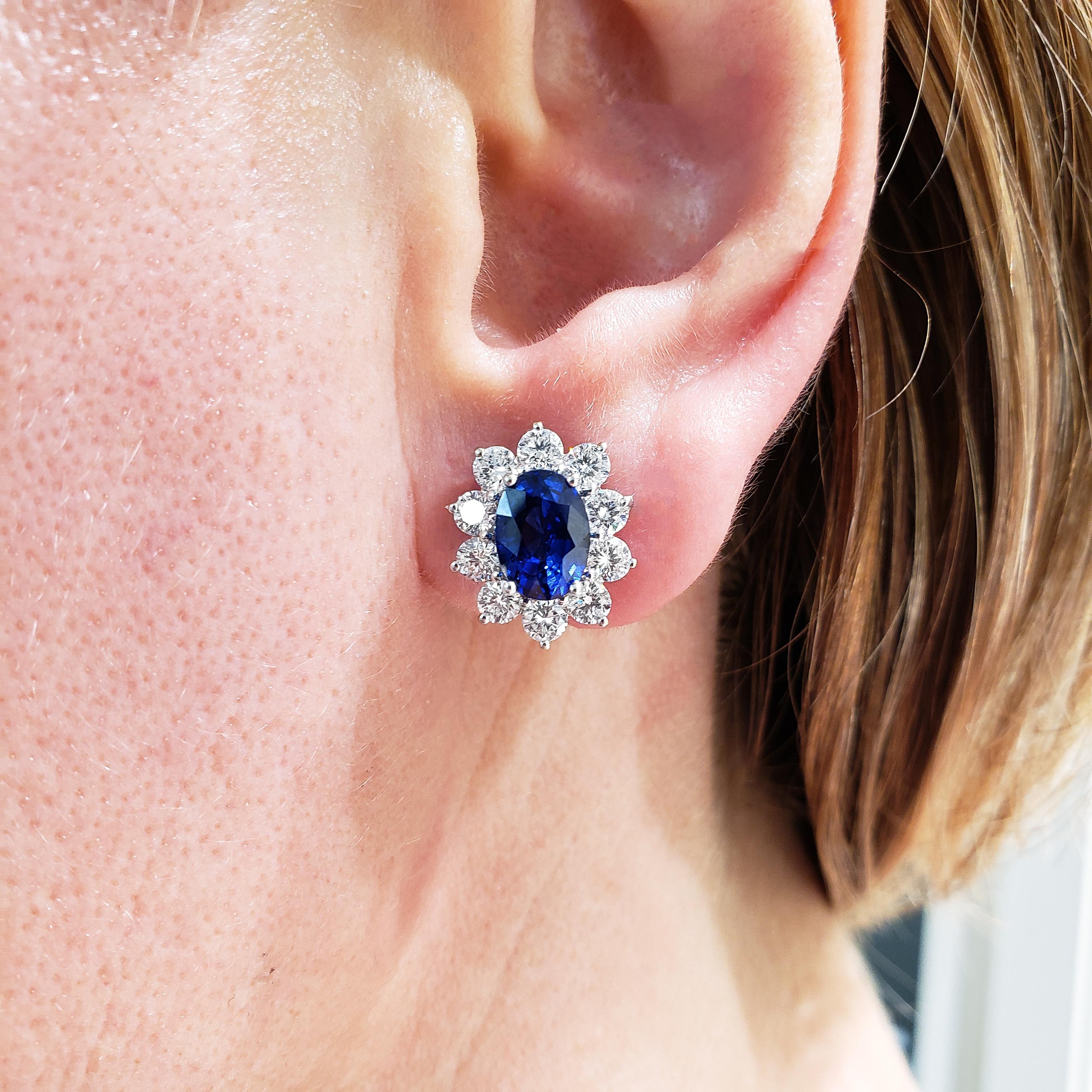 Roman Malakov, Oval Cut Blue Sapphire and Diamond Halo Flower Earrings In New Condition For Sale In New York, NY