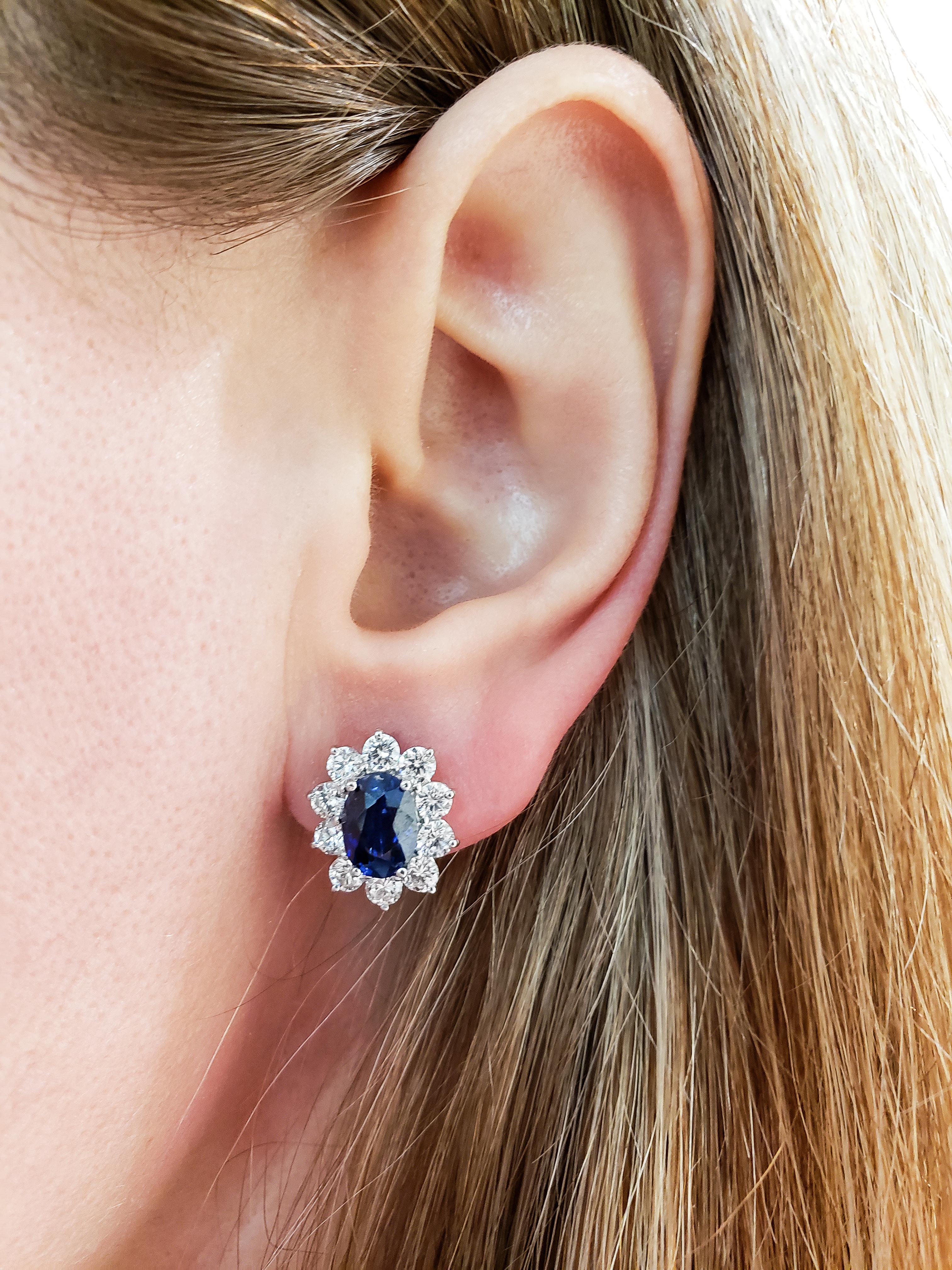 Roman Malakov 3,96 Karat Blauer Saphir im Ovalschliff und Diamant-Clip-Ohrringe im Zustand „Neu“ im Angebot in New York, NY