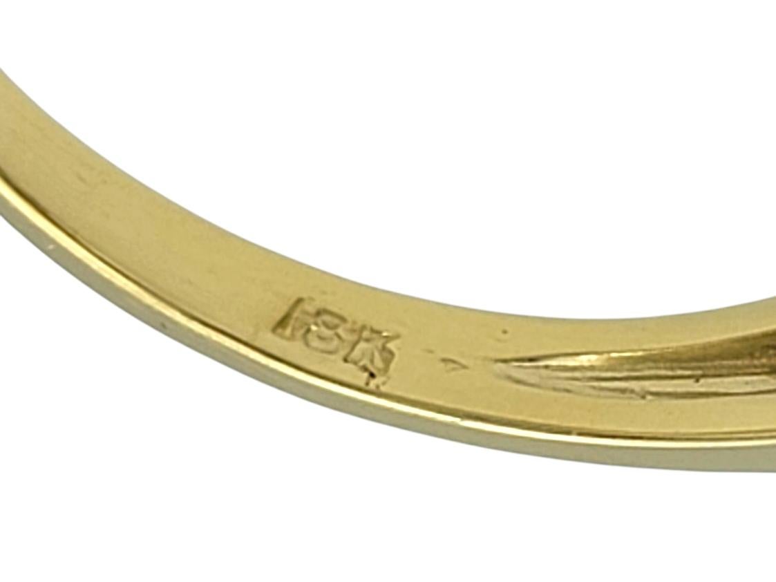 Bague en or jaune 18 carats avec saphir bleu taillé en ovale et double diamant en halo Pour femmes en vente