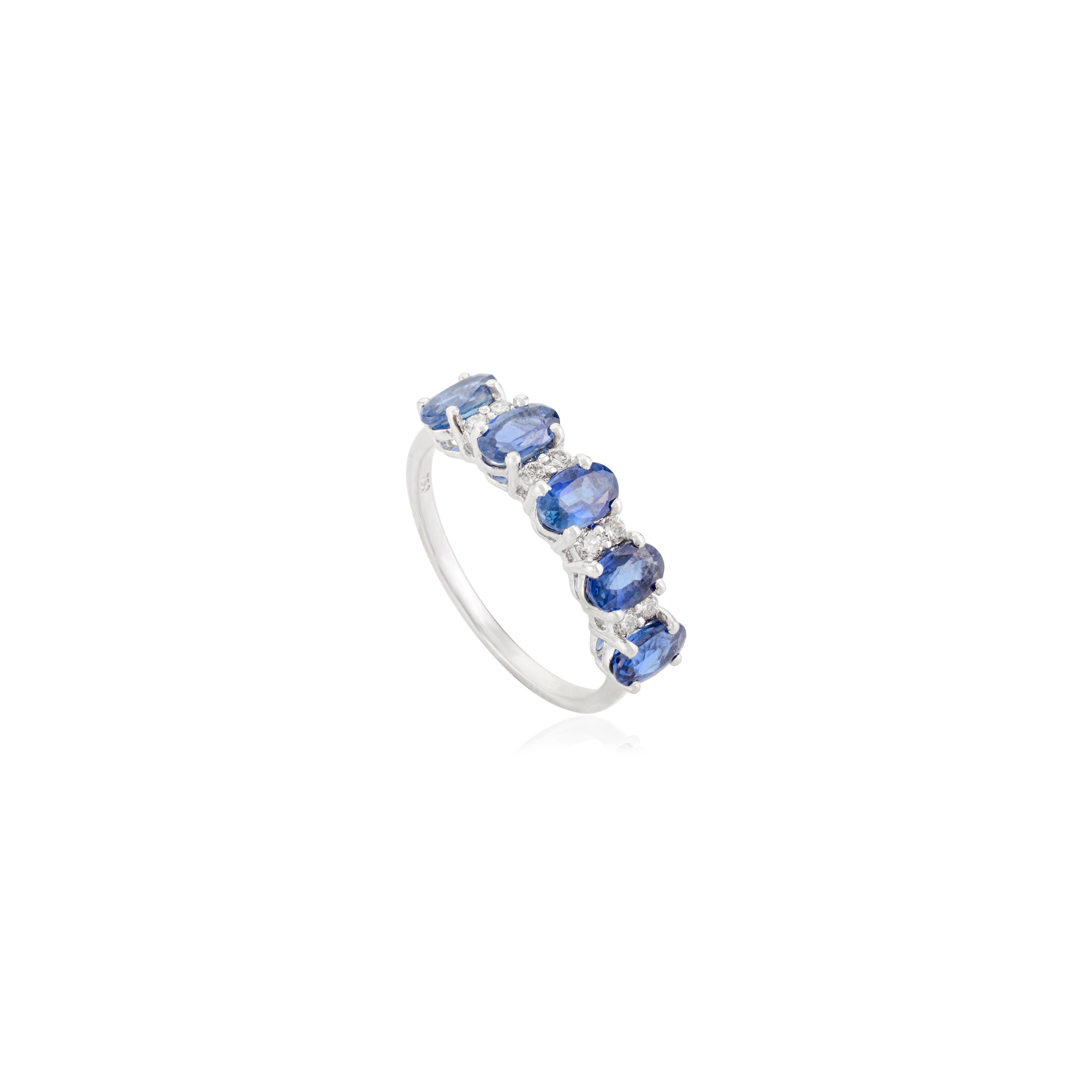 in vendita:  Anello di fidanzamento con zaffiro blu taglio ovale e diamante in oro bianco 18 carati 3