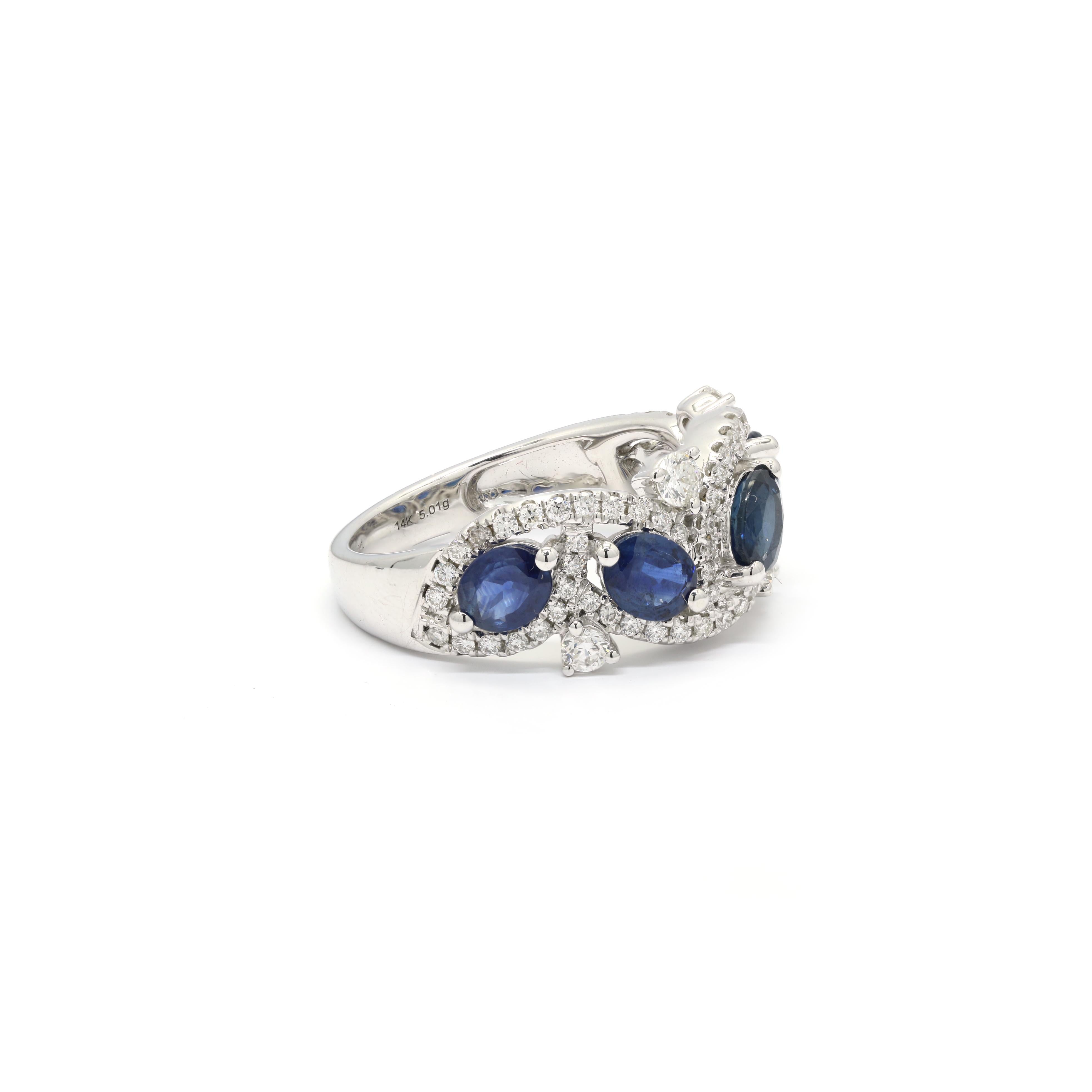 Im Angebot: Ovaler Diamantring mit blauem Saphir im Ovalschliff aus 14K Weißgold  () 3