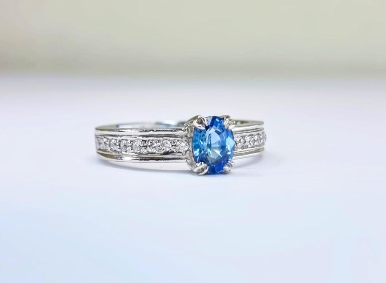 Oval-Cut Blue Sapphire Engagement Ring with Natural Zircon Accents In New Condition For Sale In Lanham, MD