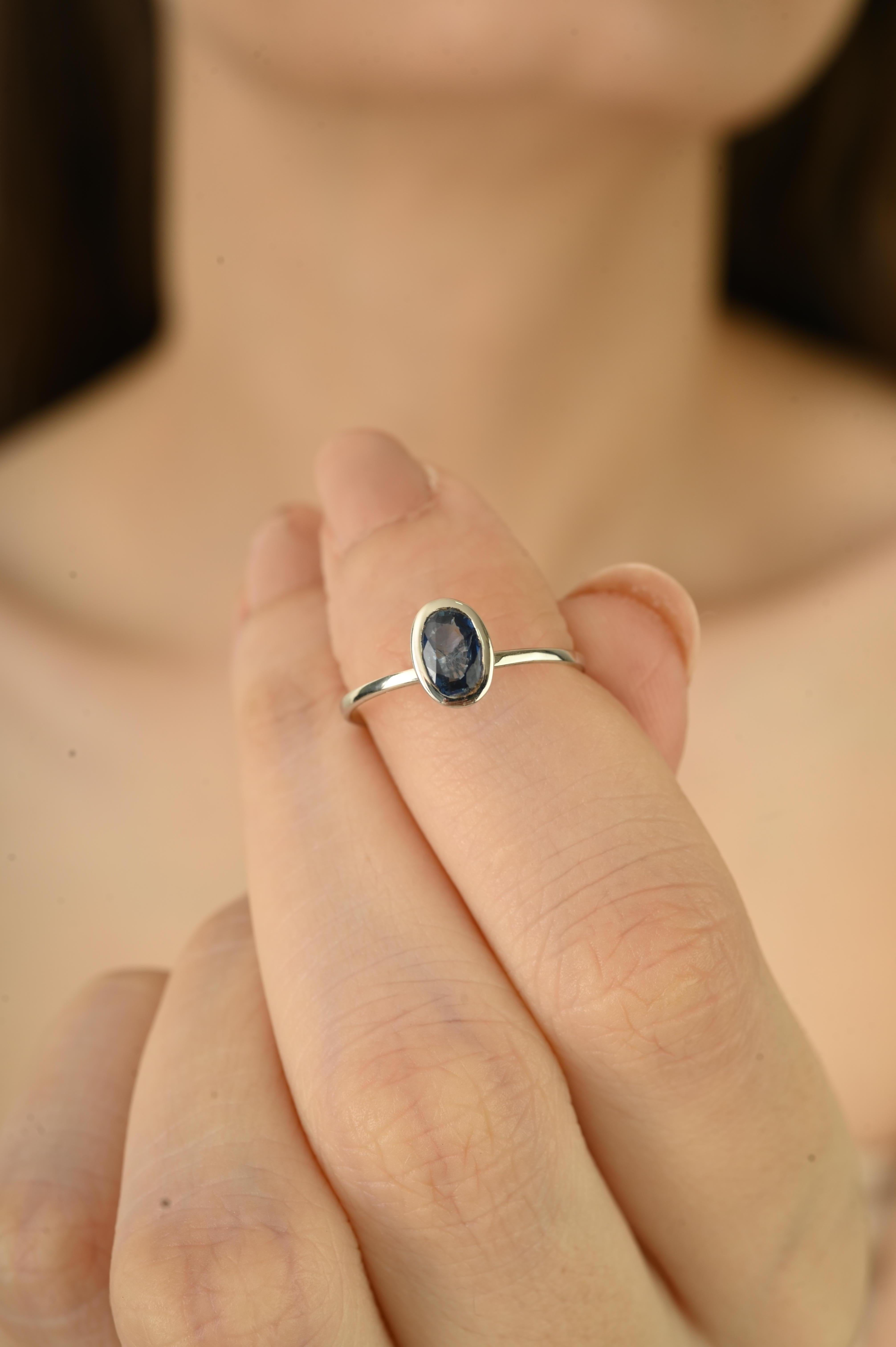 in vendita:  Anello solitario con zaffiro blu taglio ovale e castone in oro bianco 14 carati Gioielli di pregio 4