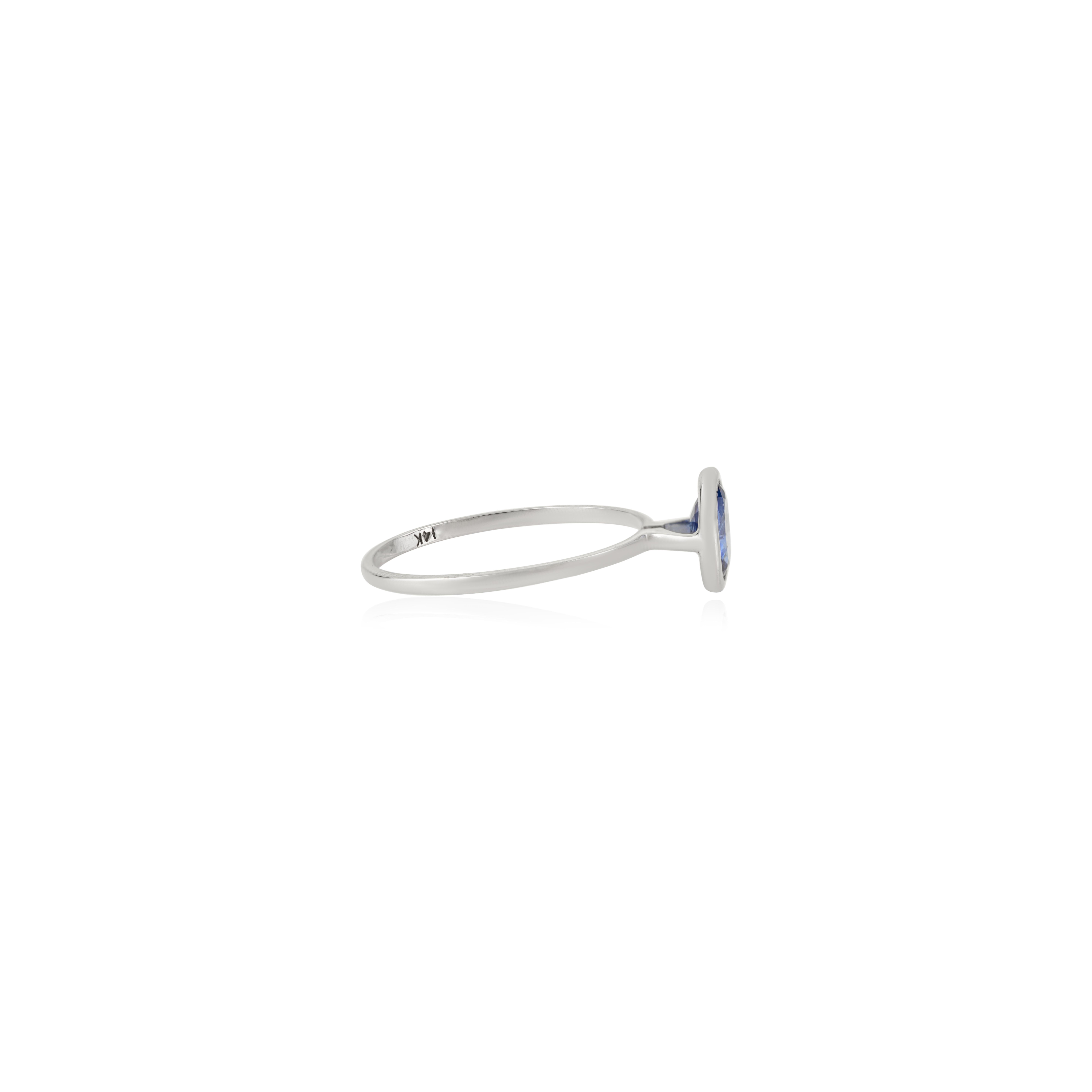 in vendita:  Anello solitario con zaffiro blu taglio ovale e castone in oro bianco 14 carati Gioielli di pregio 7