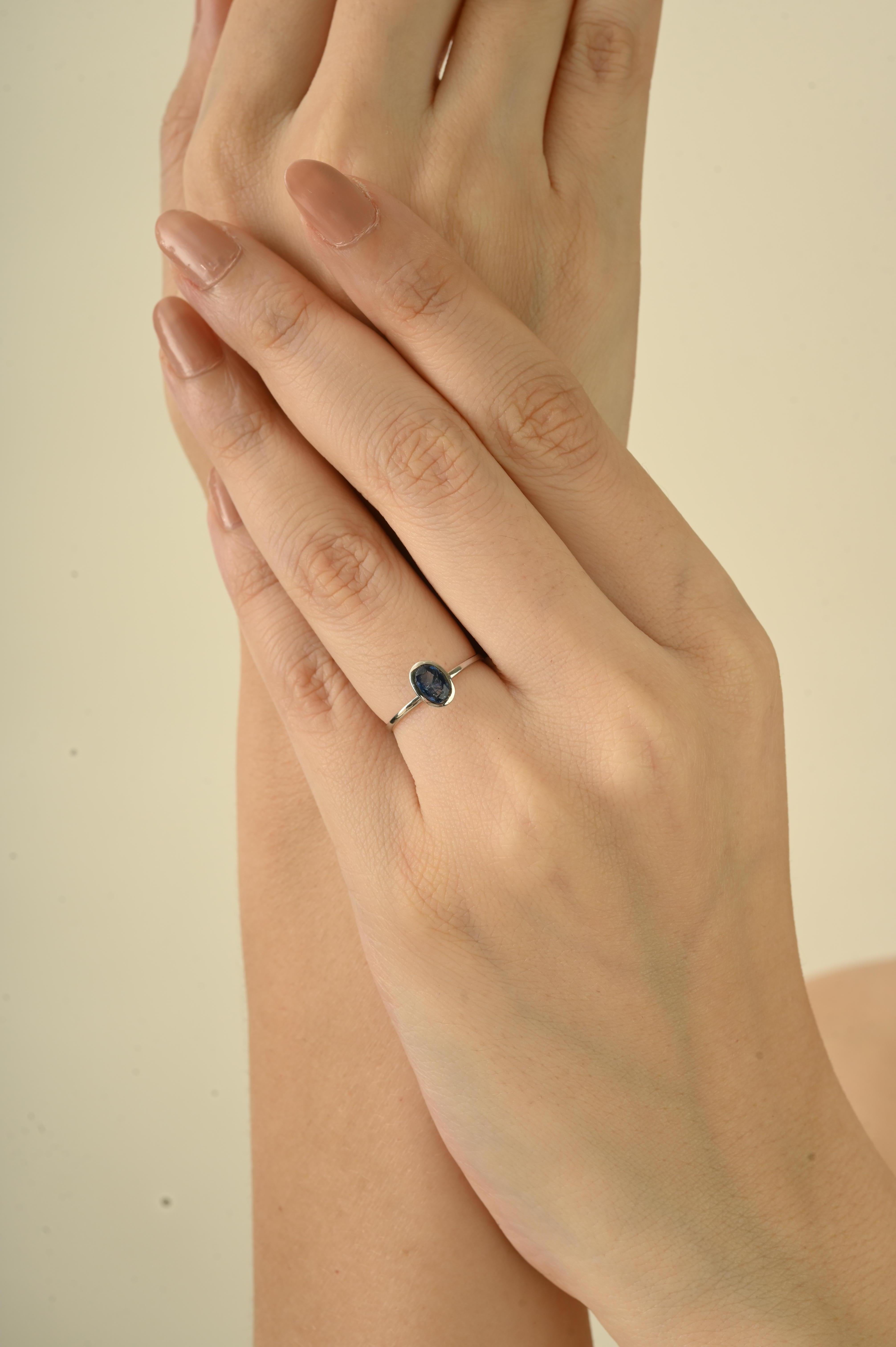 in vendita:  Anello solitario con zaffiro blu taglio ovale e castone in oro bianco 14 carati Gioielli di pregio 8