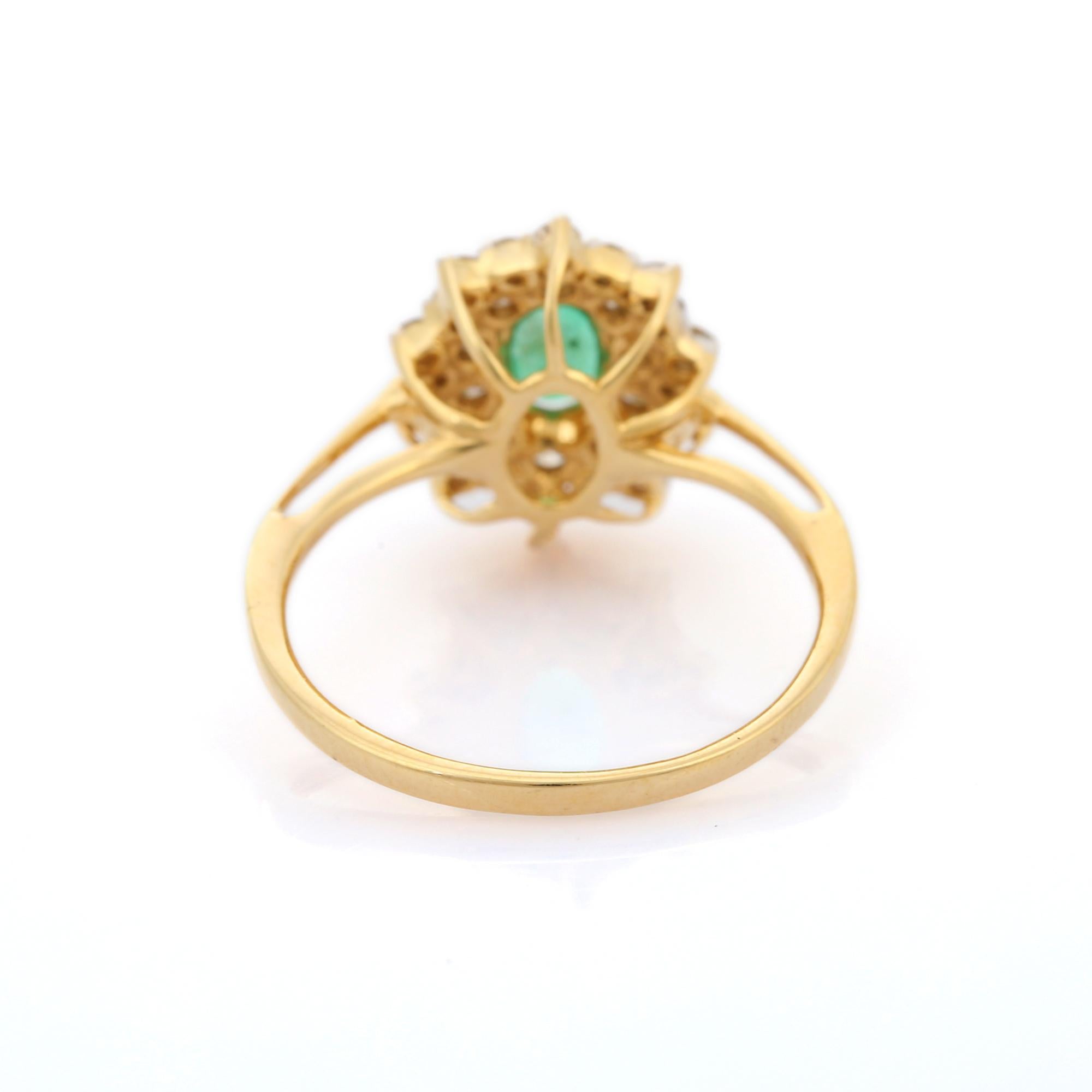 En vente :  Bague de mariage en or jaune massif 18 carats avec émeraude et halo de diamants taille ovale 4