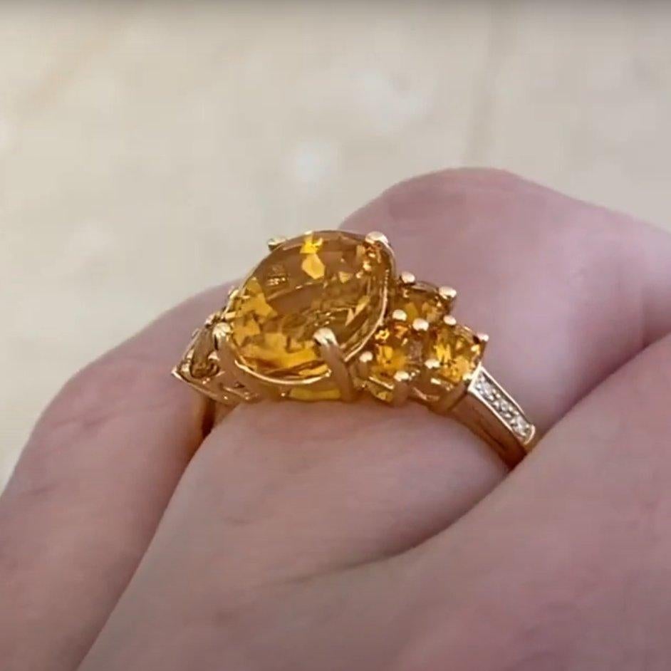Bague en or jaune avec citrine taille ovale (environ 3,40 carats) Excellent état - En vente à New York, NY