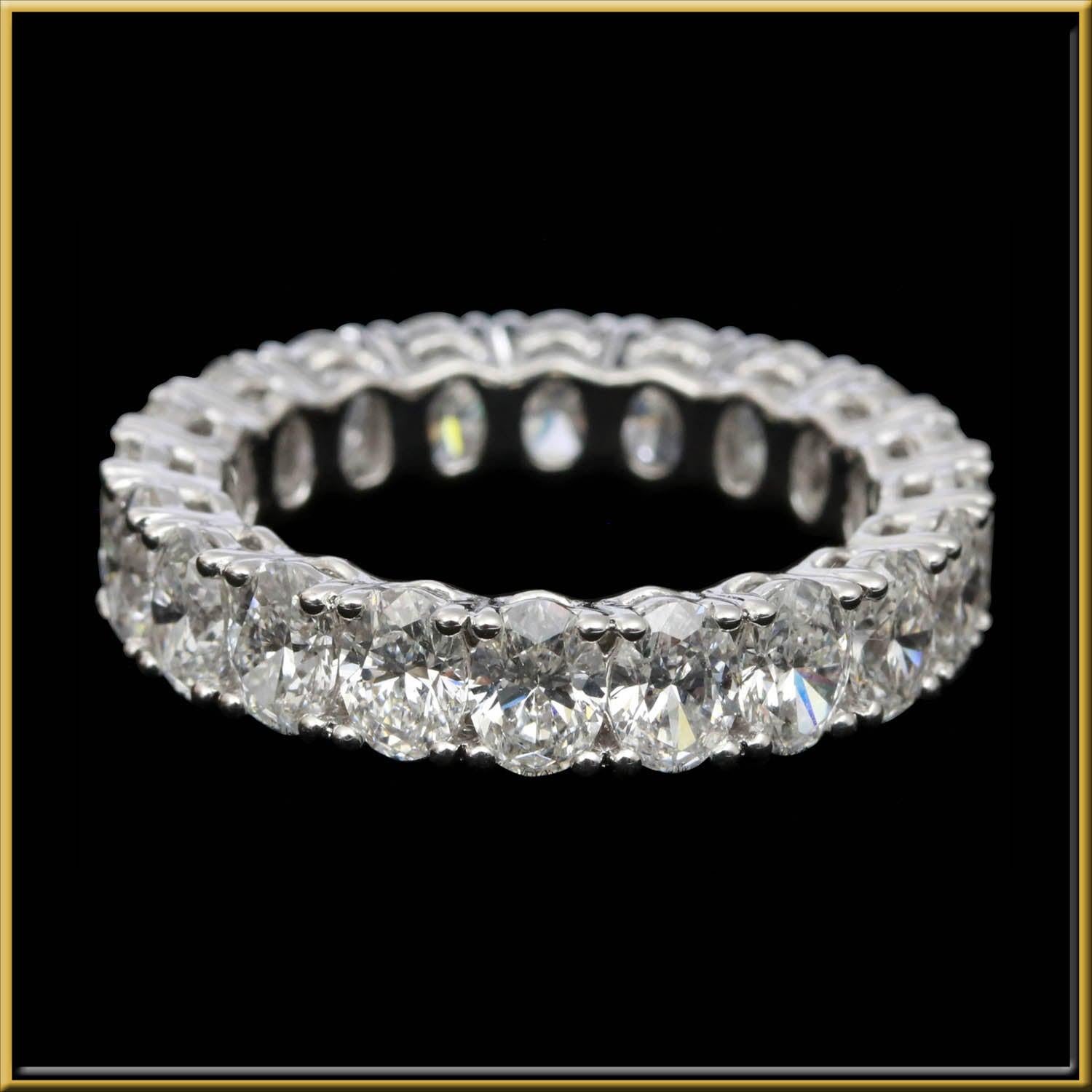 For Sale:  Oval Cut Diamond 0.25 Carat Eternity Ring in 18 Karat Gold 3