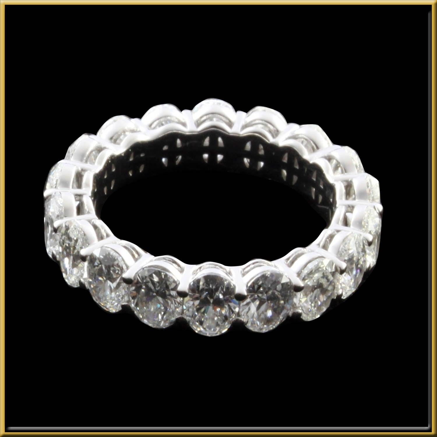 For Sale:  Oval Cut Diamond 0.30 Carat Eternity Ring in 18 Karat Gold 3