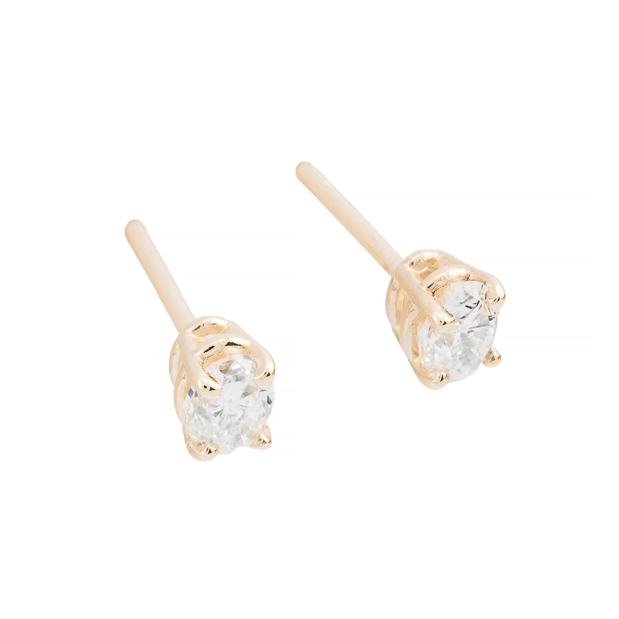Contemporain Clous d'oreilles en or jaune 14 carats avec diamants taille ovale de 0,40 carat en vente