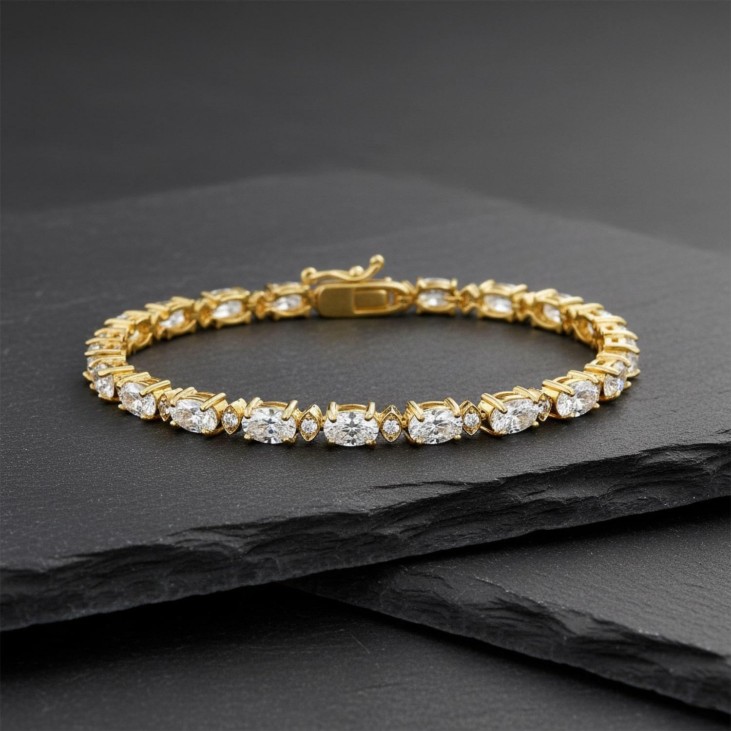 Tennisarmband mit ovalem Diamantschliff aus 14K (oder 18k auf Anfrage) Gold (Moderne) im Angebot