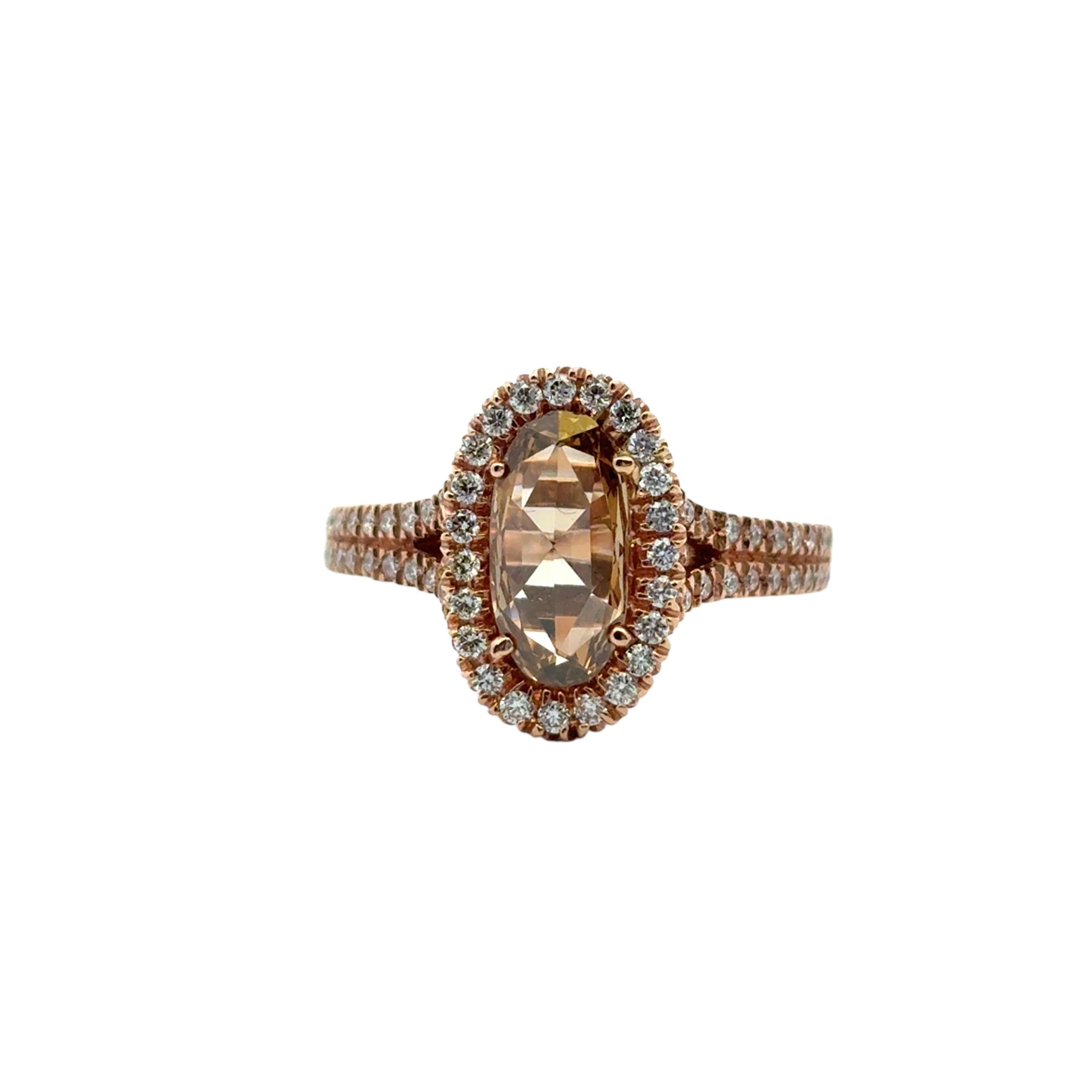 Donna Oval Cut Diamond Halo Engagement Ring in vendita