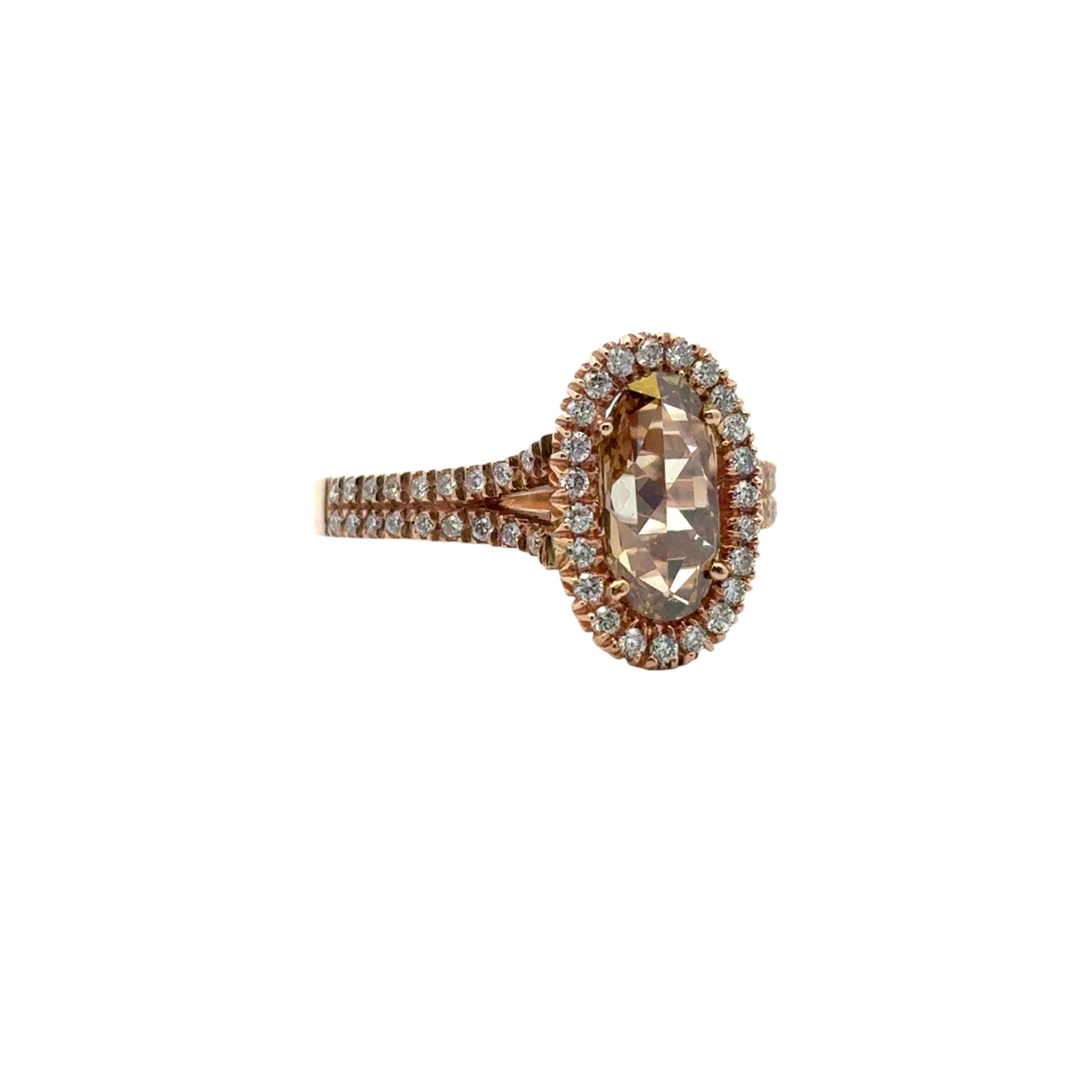 Oval Cut Diamond Halo Engagement Ring in vendita 2