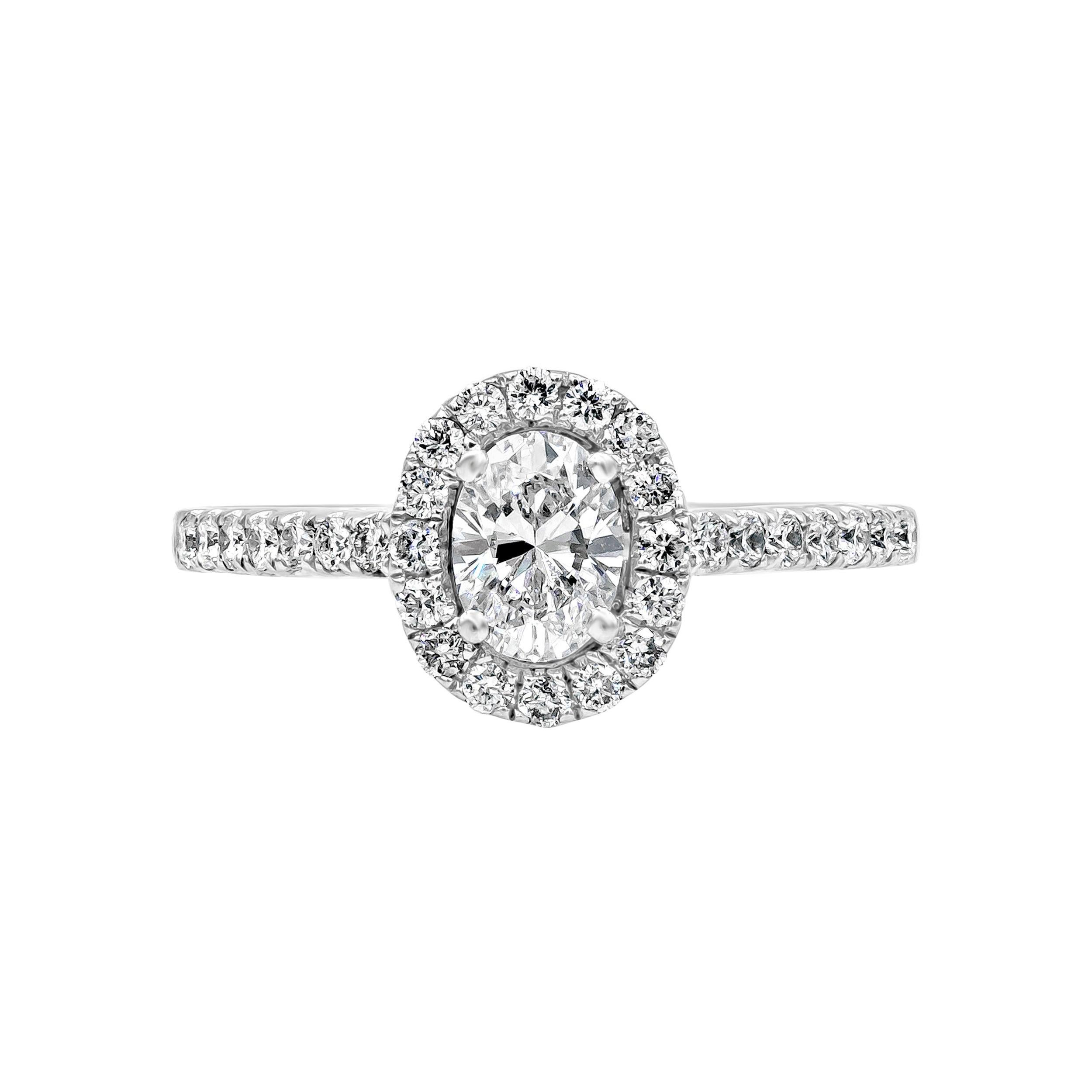 Roman Malakov Verlobungsring aus Weißgold mit 0,53 Karat Diamant-Halo im Ovalschliff