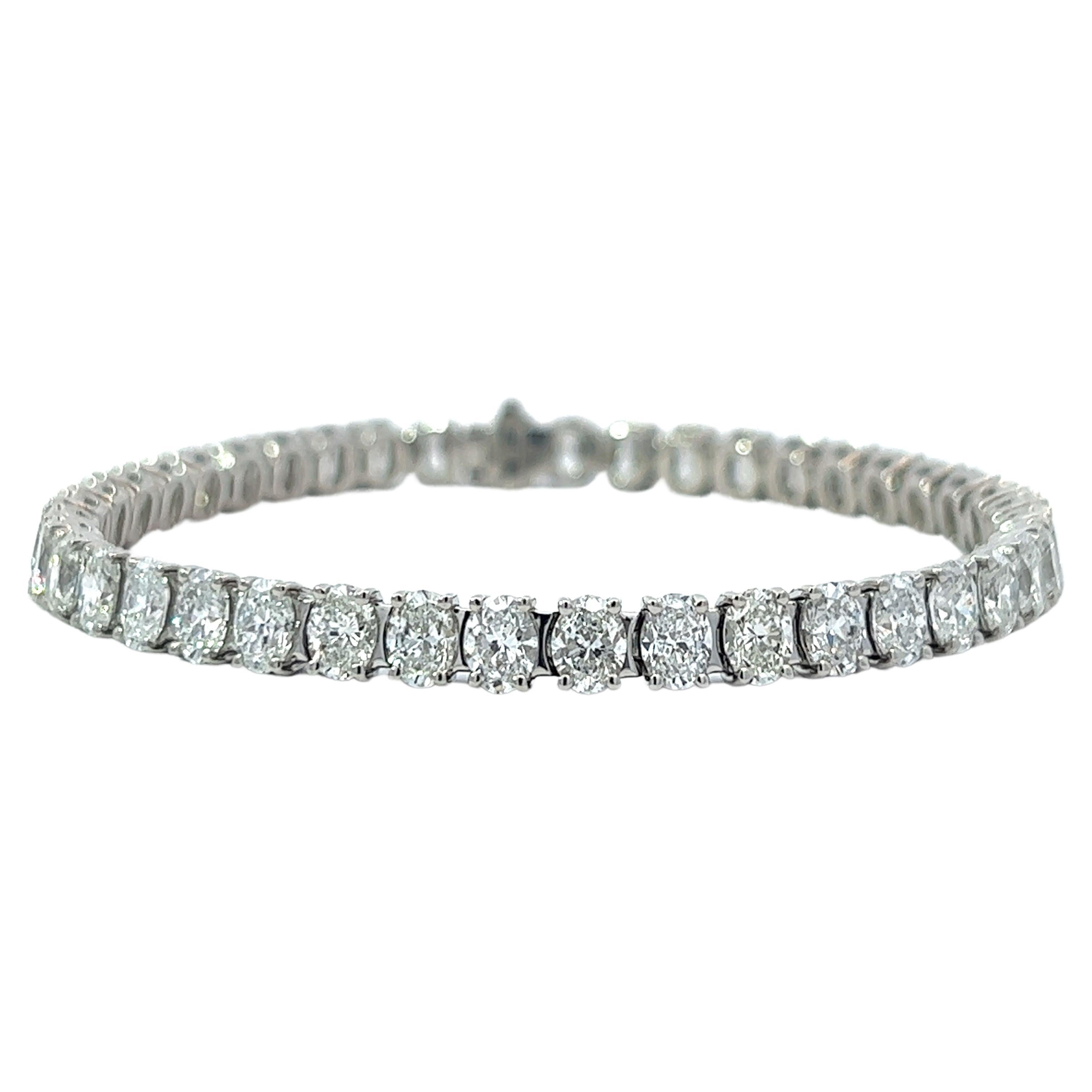 Bracelet tennis en diamants taille ovale de 18KW (12,9 carats VVS) par Arnav