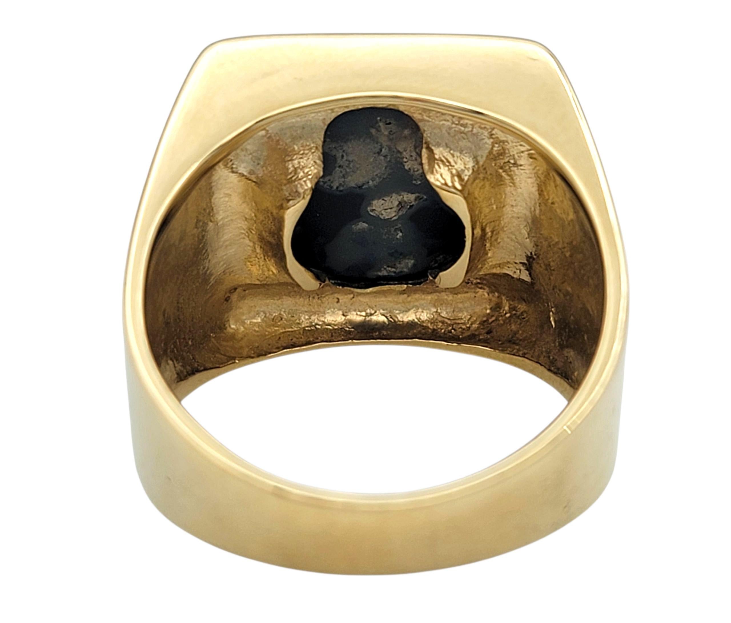 Bague cocktail en or jaune 14 carats avec opale noire de l'Est et de l'Ouest de taille ovale et diamants Bon état - En vente à Scottsdale, AZ
