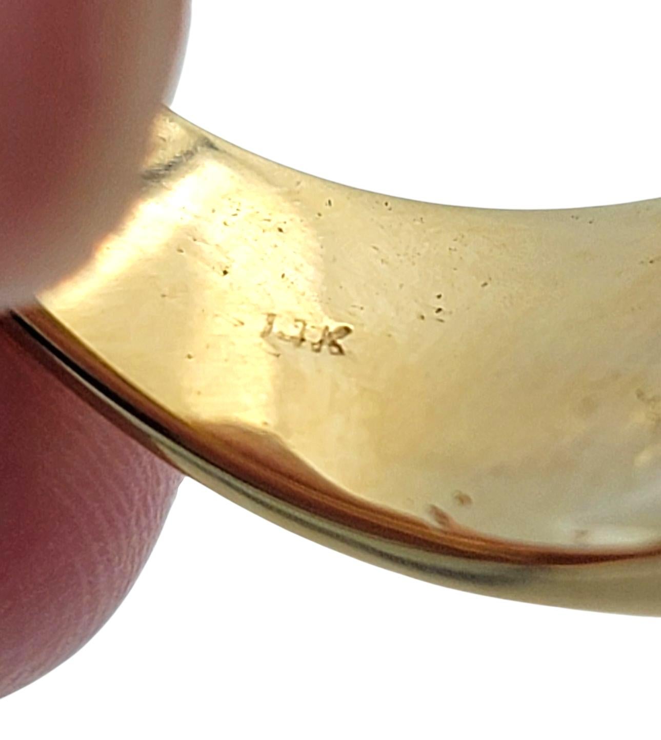 Bague cocktail en or jaune 14 carats avec opale noire de l'Est et de l'Ouest de taille ovale et diamants Unisexe en vente