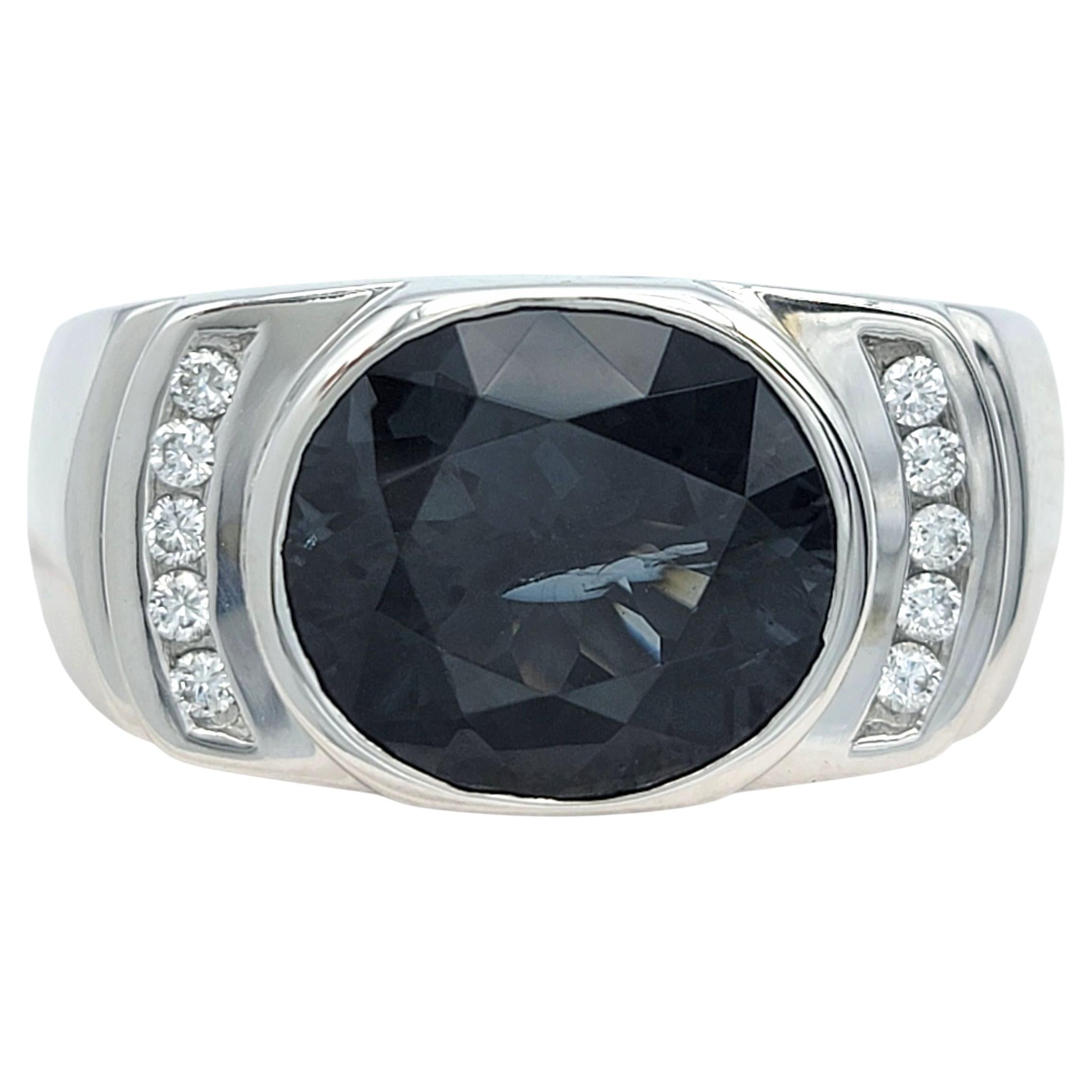 Anello con diamante e spinello blu-grigio East West taglio ovale in oro bianco 14 carati