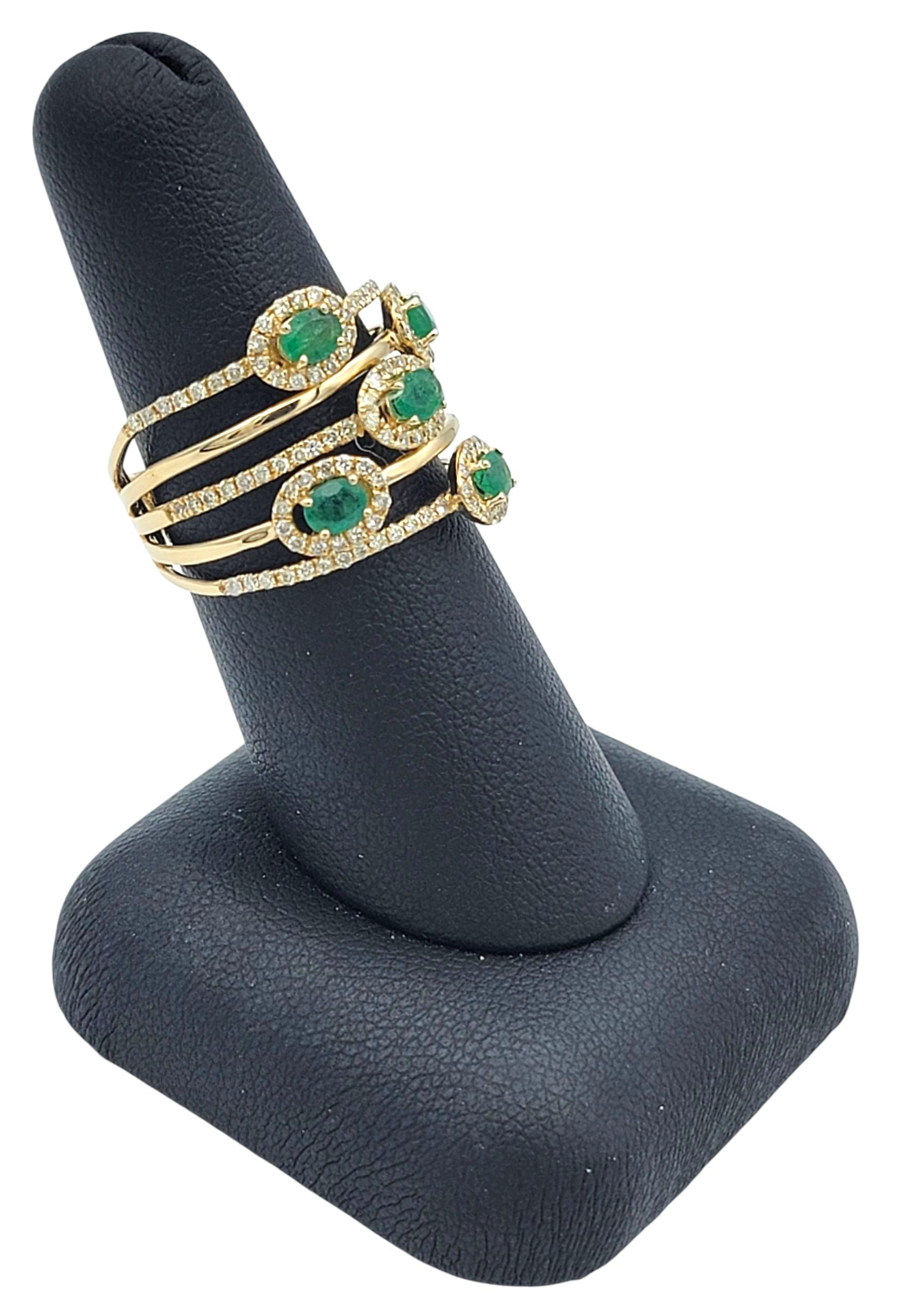 Bague en or jaune 14 carats avec émeraude de taille ovale et halo de diamants sur plusieurs rangs en vente 4