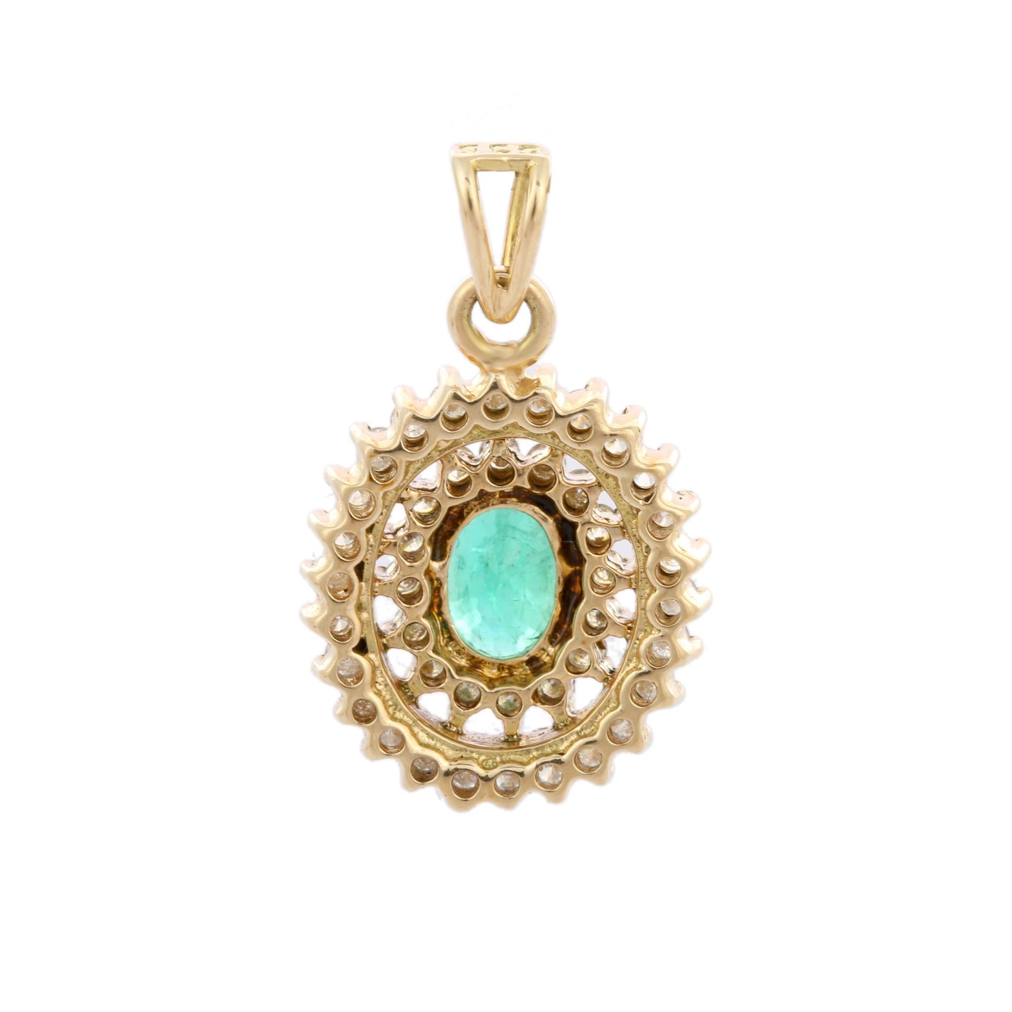 Oval Cut Emerald and Halo Diamond Pendant Necklace in 14K Yellow Gold In New Condition For Sale In Houston, TX