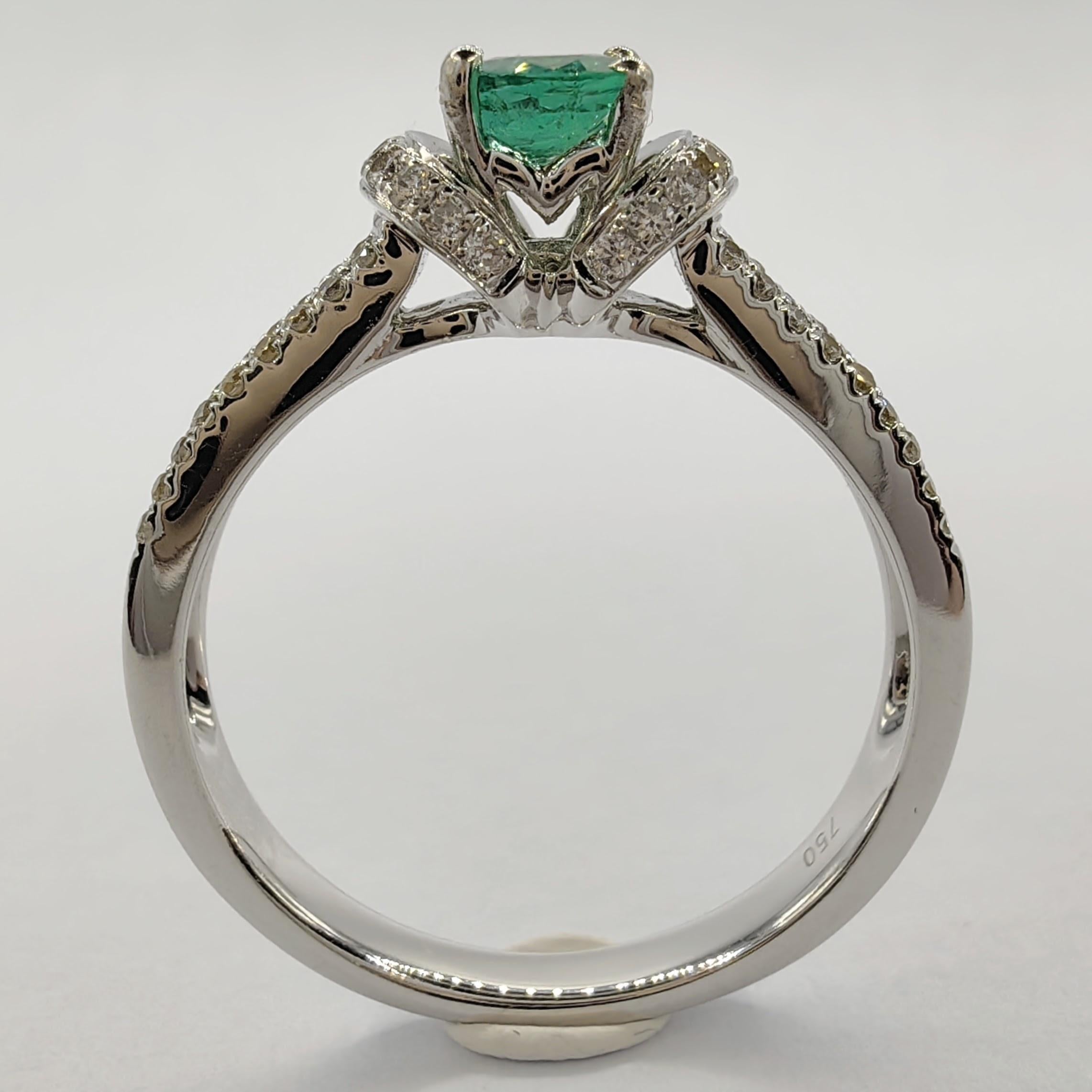 Contemporary Oval-Cut Emerald & Diamond Multi-Row Pavé Statement Ring in 18k White Gold For Sale