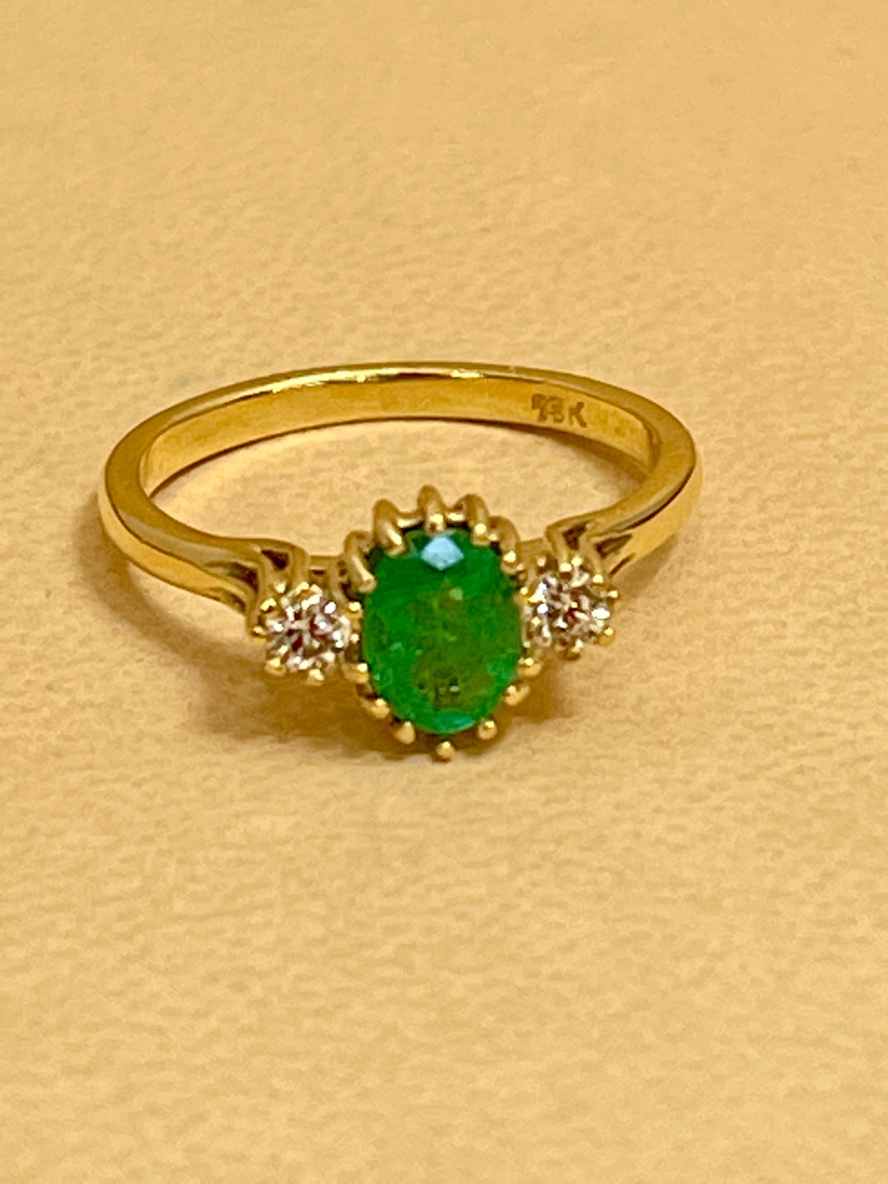 Oval Cut Emerald & Diamond Ring in 18 Karat Yellow Gold For Sale 8