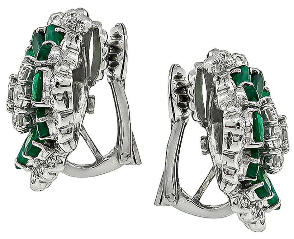 Oval Cut Emerald Round Cut Diamond White Gold Earrings In Good Condition For Sale In New York, NY
