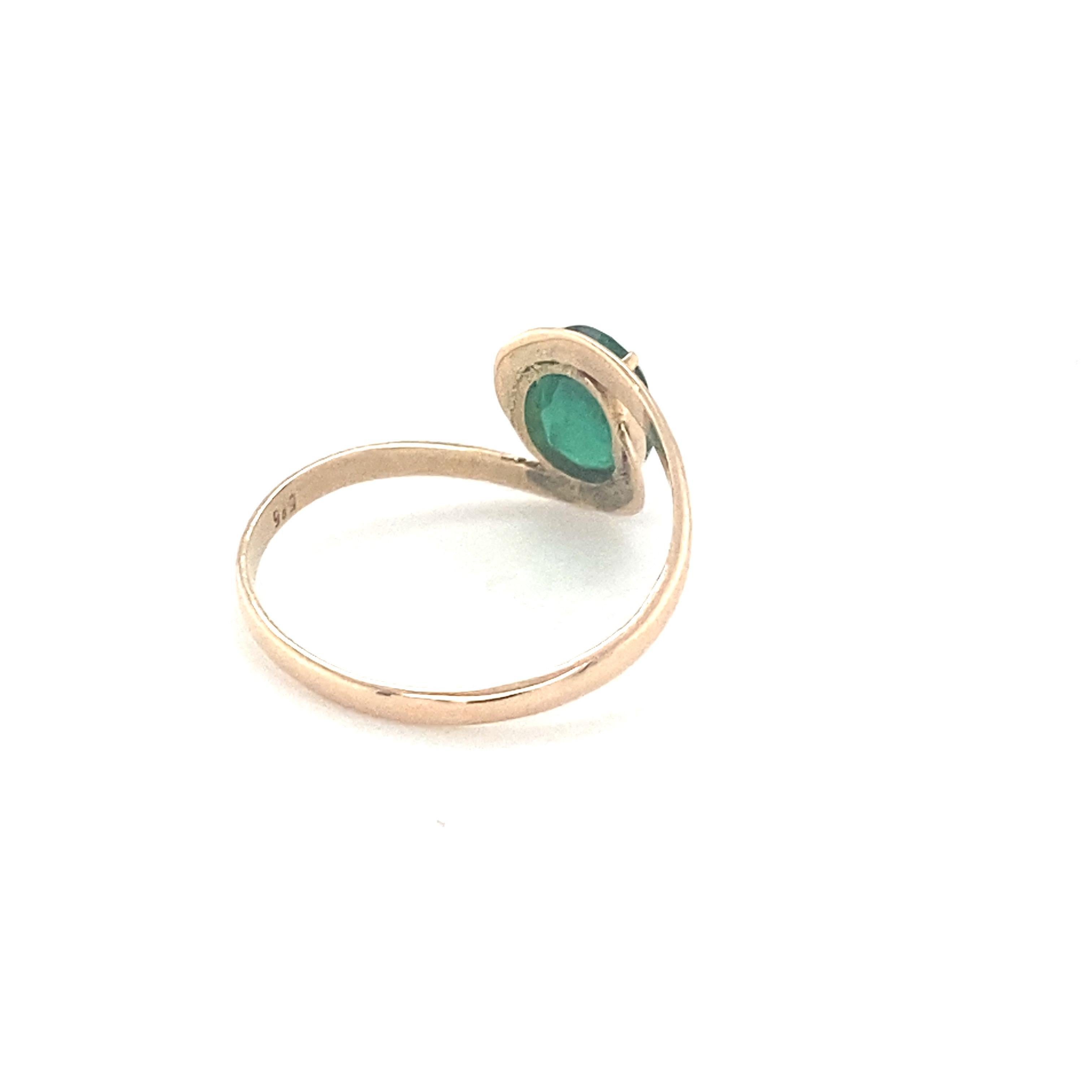 Oval Cut Emerald Yellow Gold Solitaire Ring For Sale 1