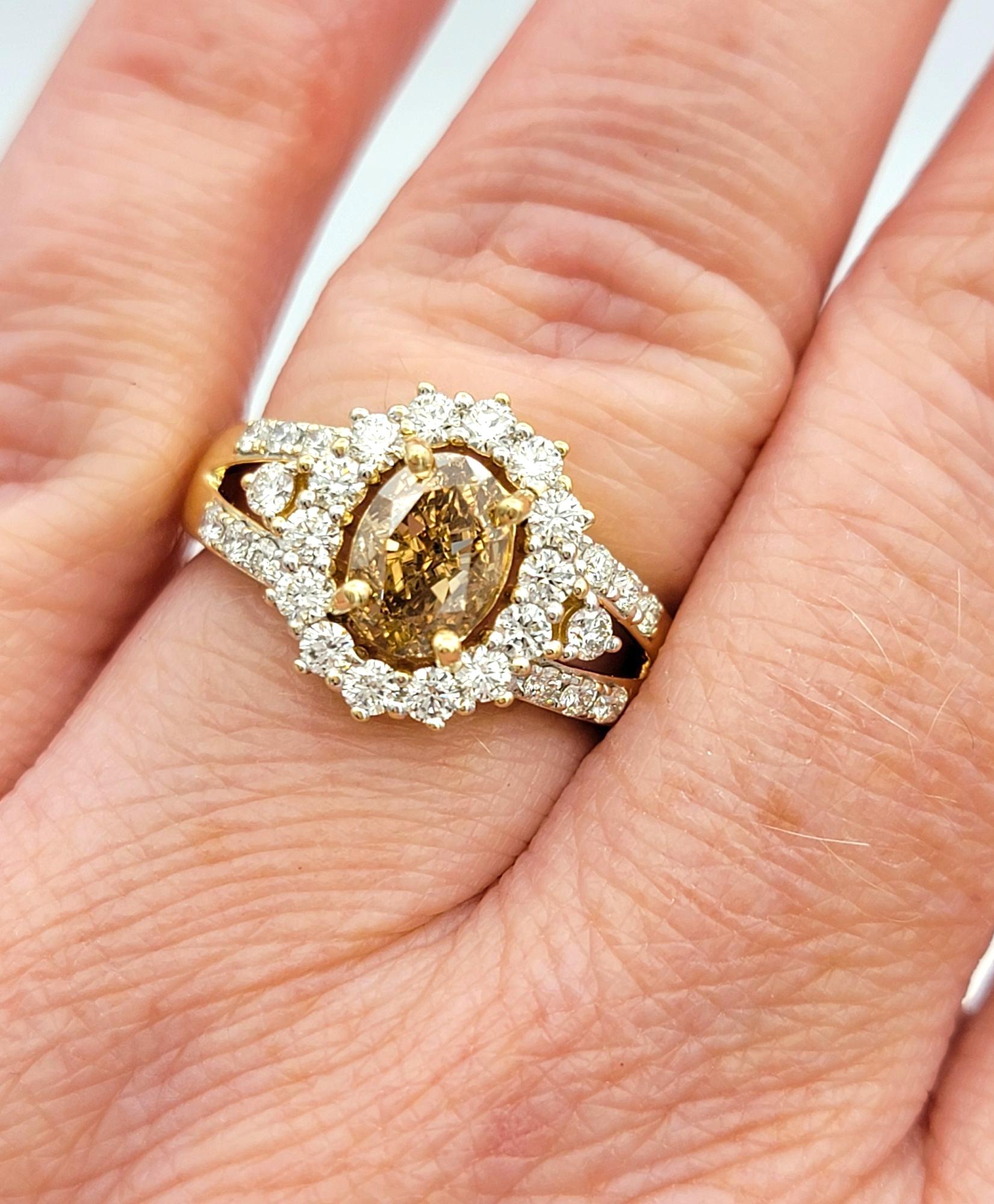 Anello a raggiera con diamanti bianchi e marroni taglio ovale in oro giallo 14 carati in vendita 5