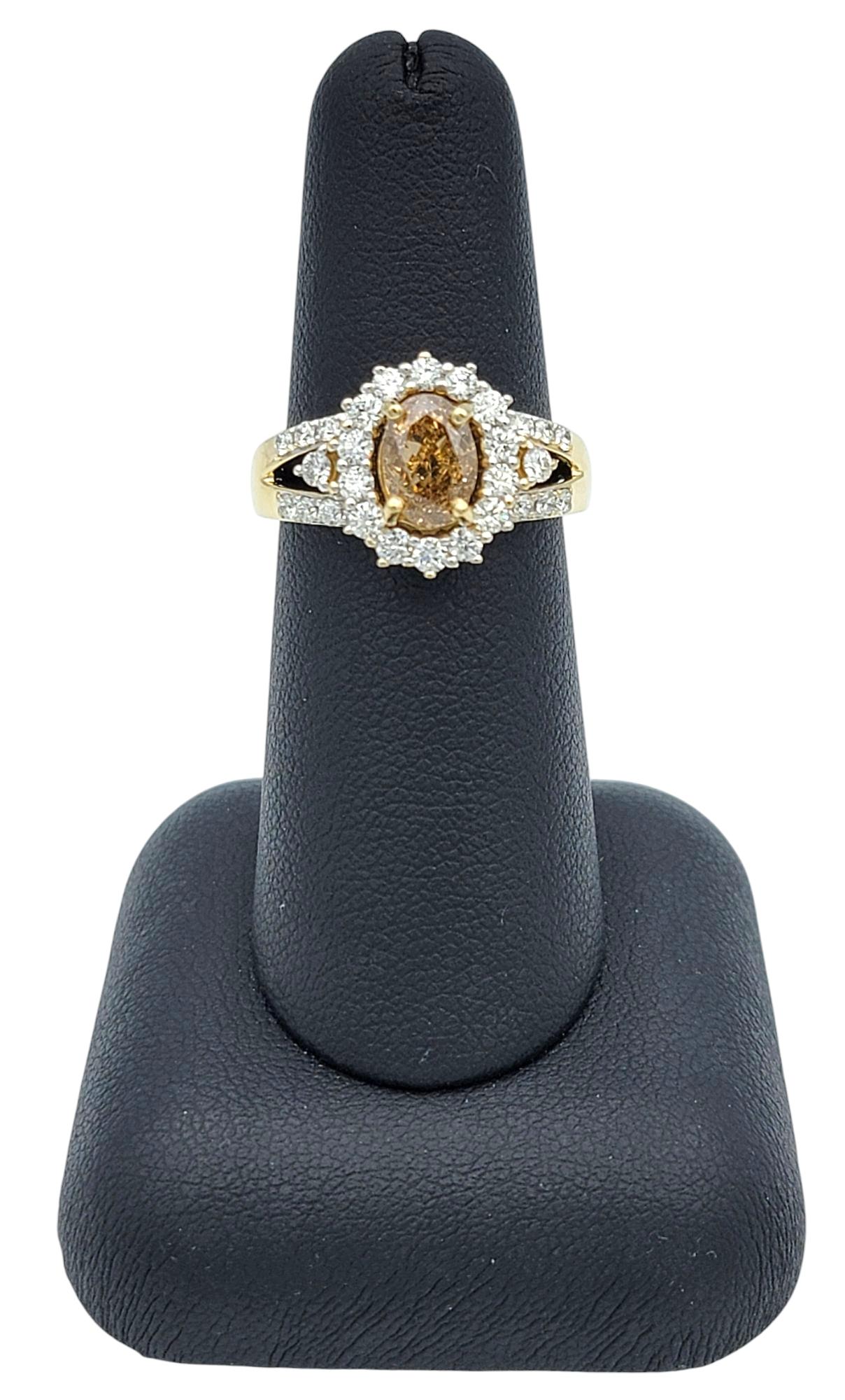 Anello a raggiera con diamanti bianchi e marroni taglio ovale in oro giallo 14 carati in vendita 6