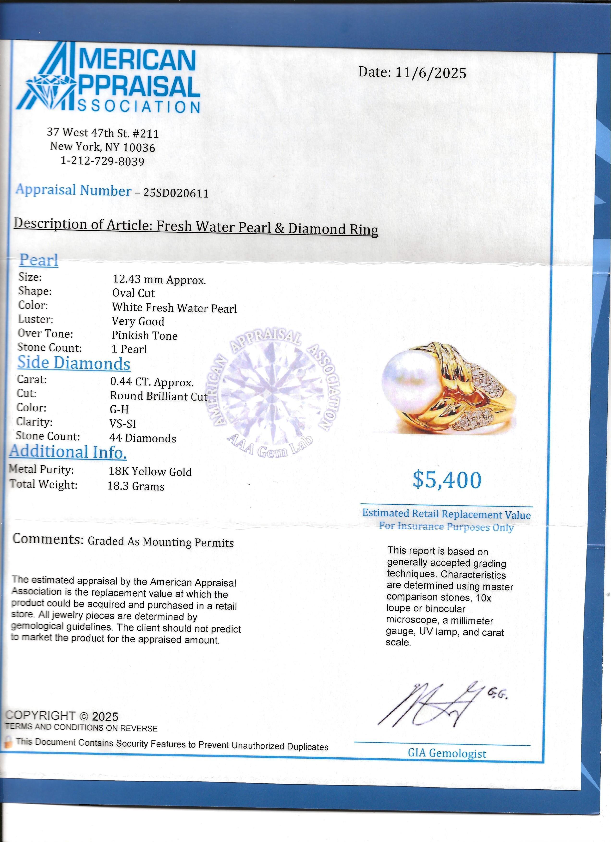 Anillo de cóctel de perlas de agua dulce talla oval y pavé de diamantes Oro amarillo de 18 quilates en venta 6