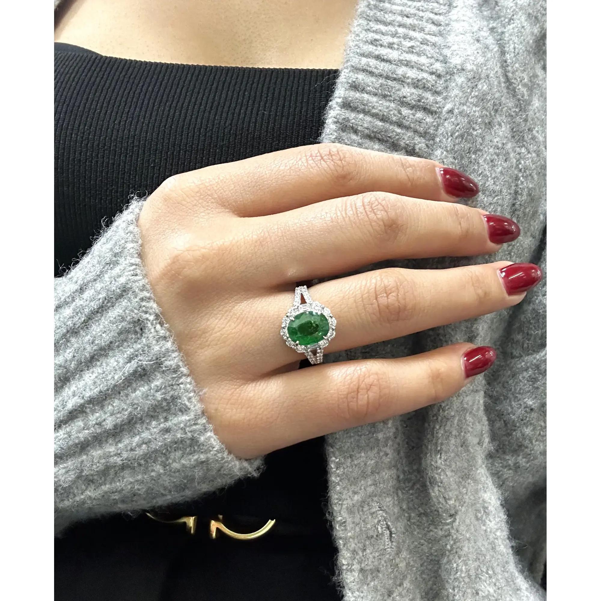 Oval Cut Granat 2.90Cttw und Diamant 0.95Cttw Cocktail Ring Platin Größe 5.75 (Ovalschliff) im Angebot