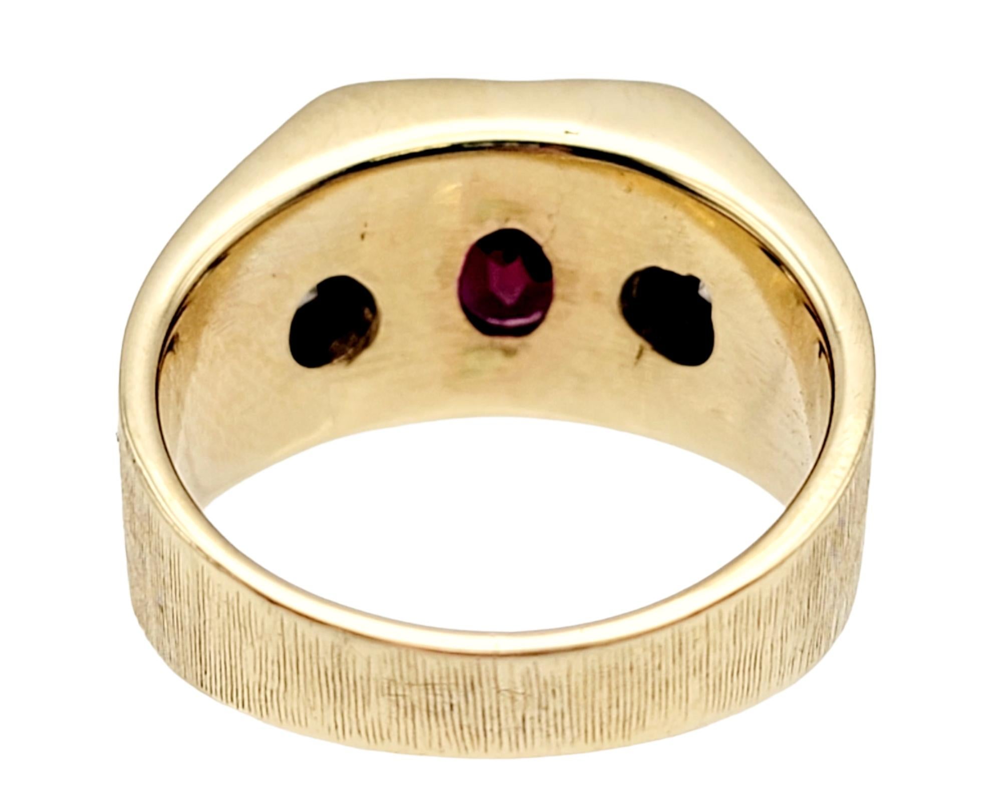Oval Cut Garnet and Round Diamond Unisex Signet Style Ring 14 Karat Yellow Gold For Sale 1