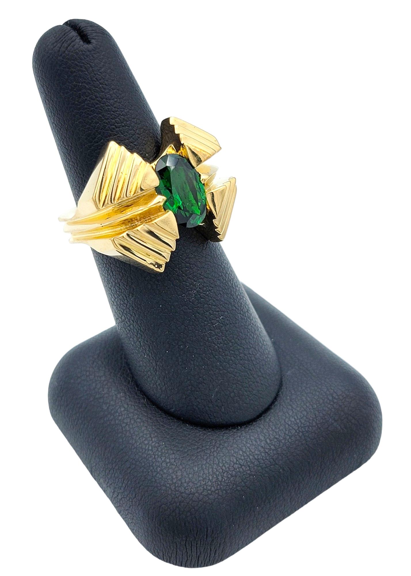 Oval Cut Green Tsavorite Garnet Squared Ring Set in Ridged 18 Karat Yellow Gold For Sale 1