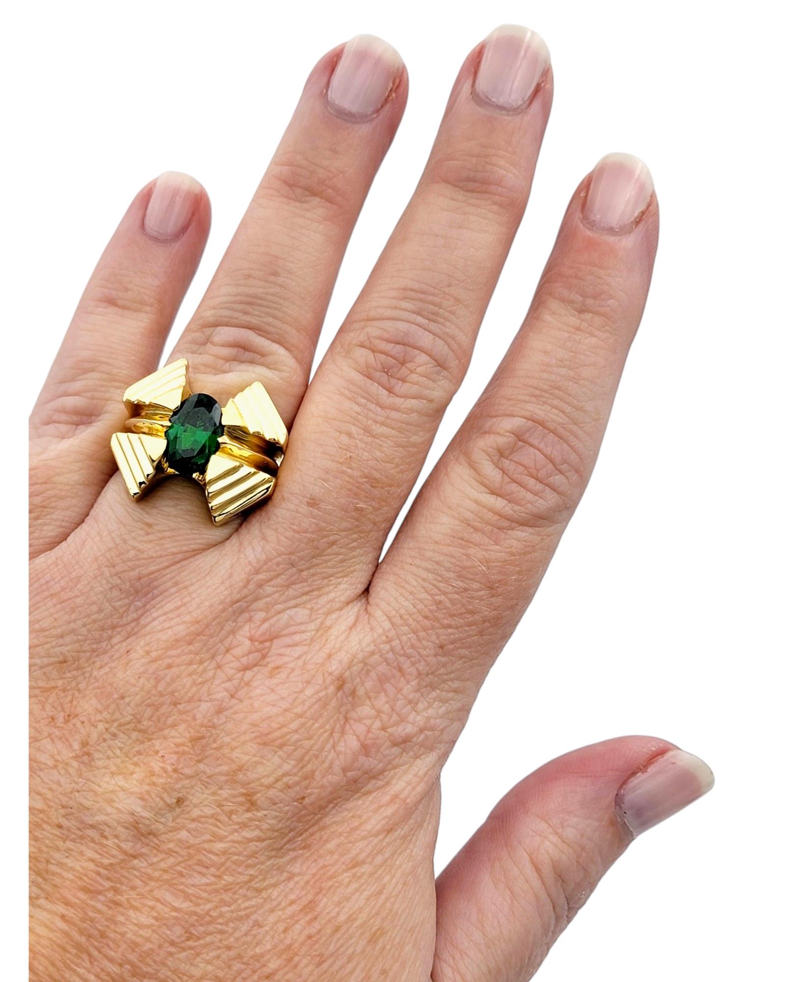 Oval Cut Green Tsavorite Garnet Squared Ring Set in Ridged 18 Karat Yellow Gold For Sale 2