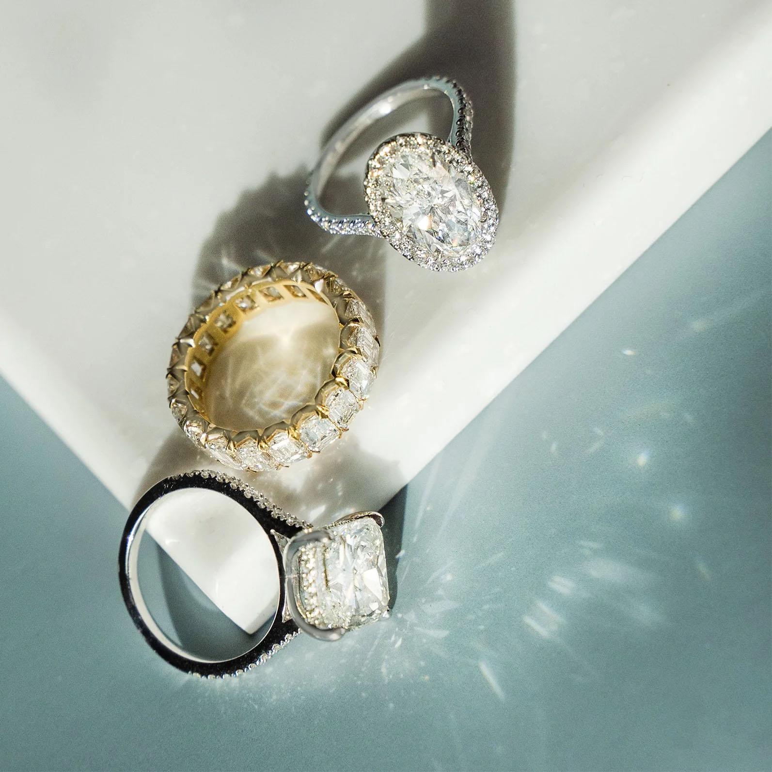 For Sale:  Oval Halo Engagement 18K Gold Pave Diamond Band Ring 2