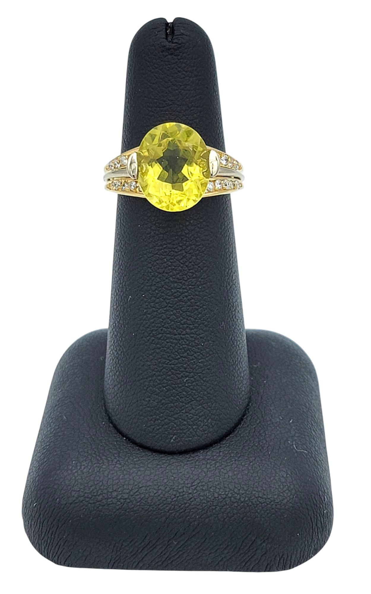 Anello cocktail con citrino limone taglio ovale e diamanti in oro giallo e bianco 18 carati in vendita 3