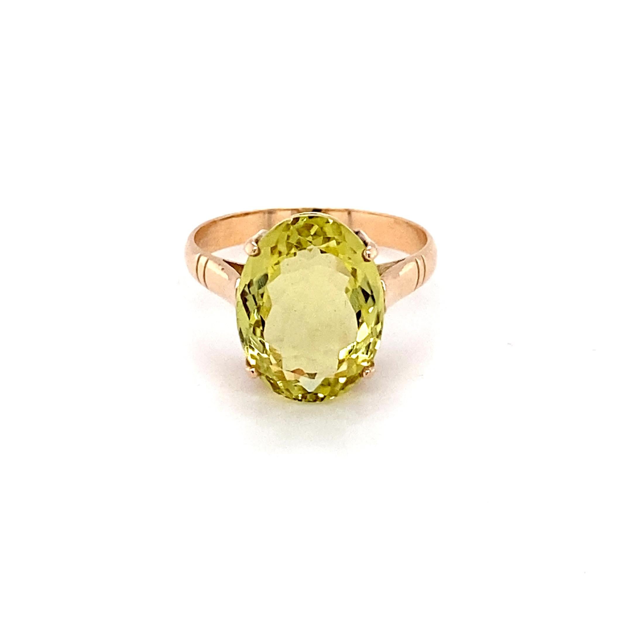 Oval Cut Lemon Topaz Yellow Gold Solitaire Ring For Sale 8