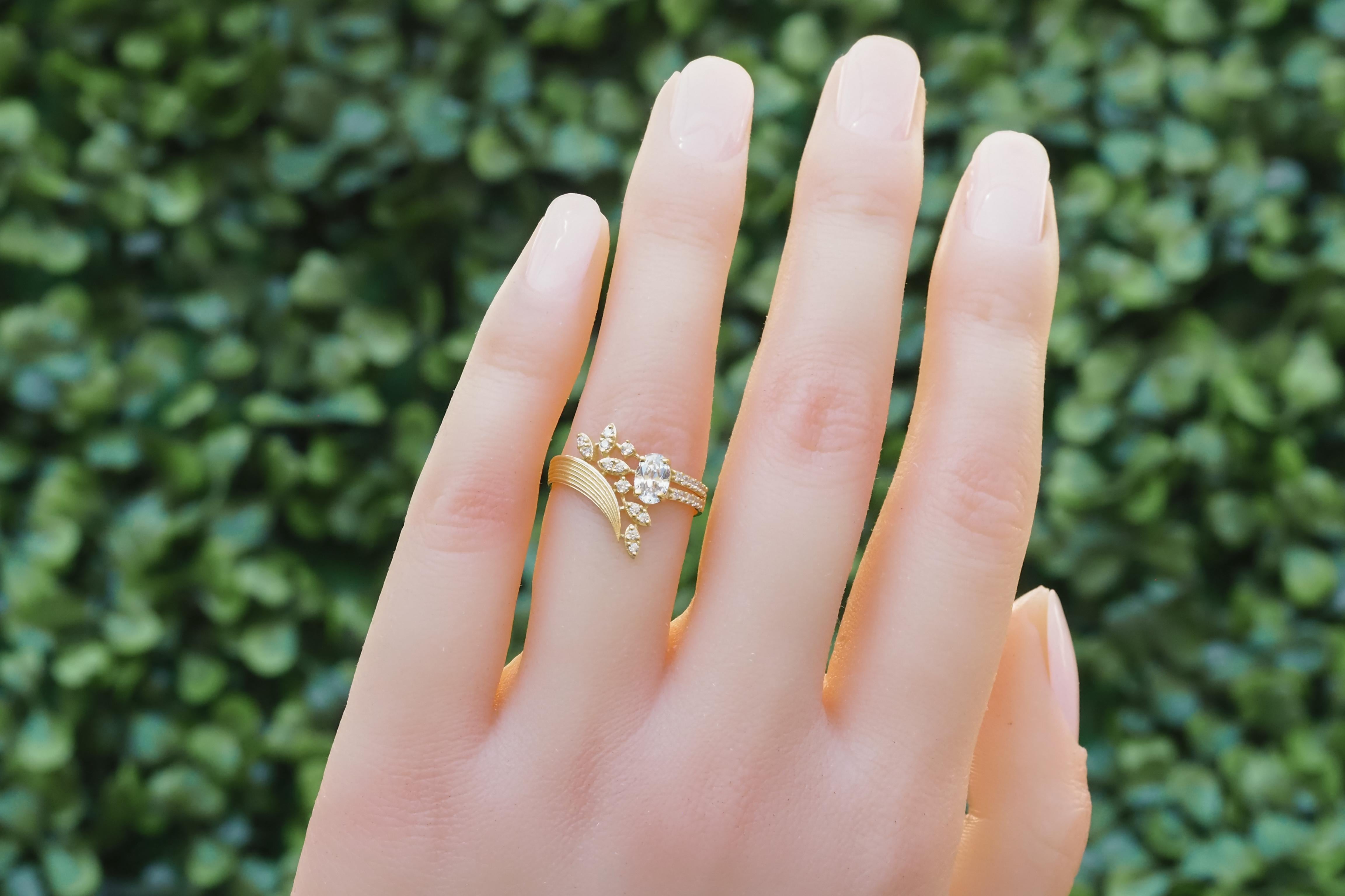 in vendita:  Anello con moissanite taglio ovale in oro 14k 7