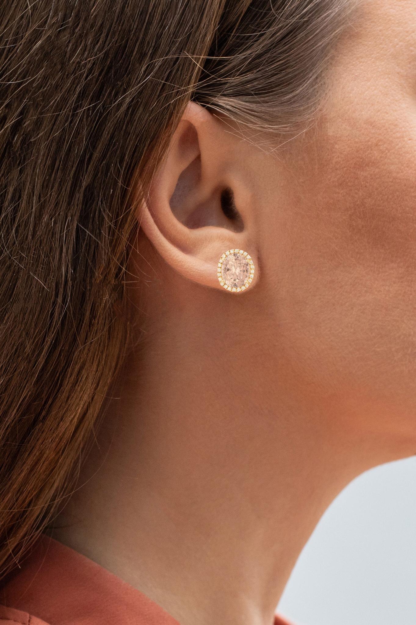It comes with the Gemological Appraisal by GIA GG/AJP
All Gemstones are Natural
2 Morganites = 5.20 Carats
Cut: Oval
Round Diamonds = 0.35 Carats
Metal: 14K Rose Gold
Dimensions: 12.6 x 11 mm
